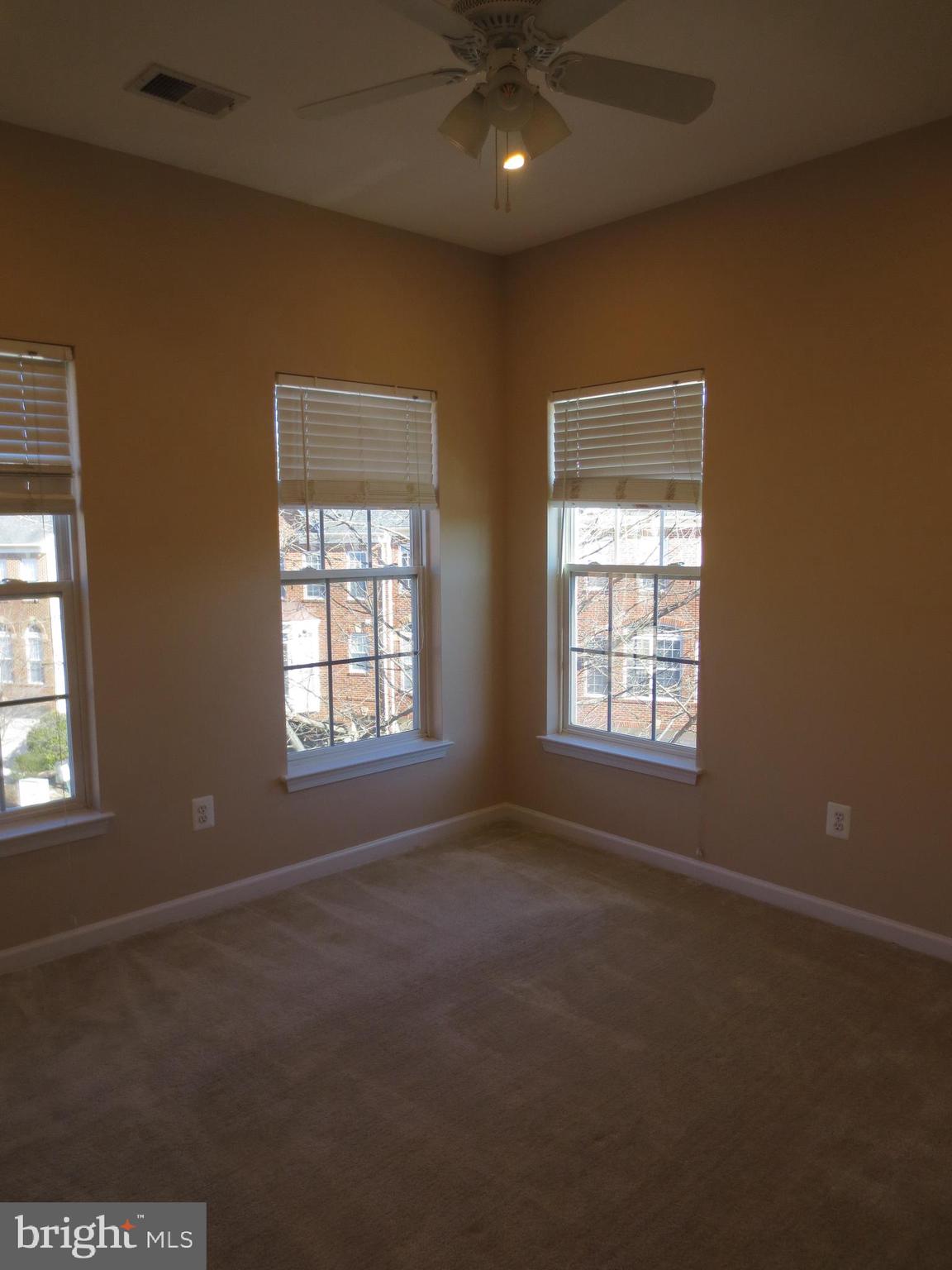 LORTON VALLEY NORTH - Residential Lease