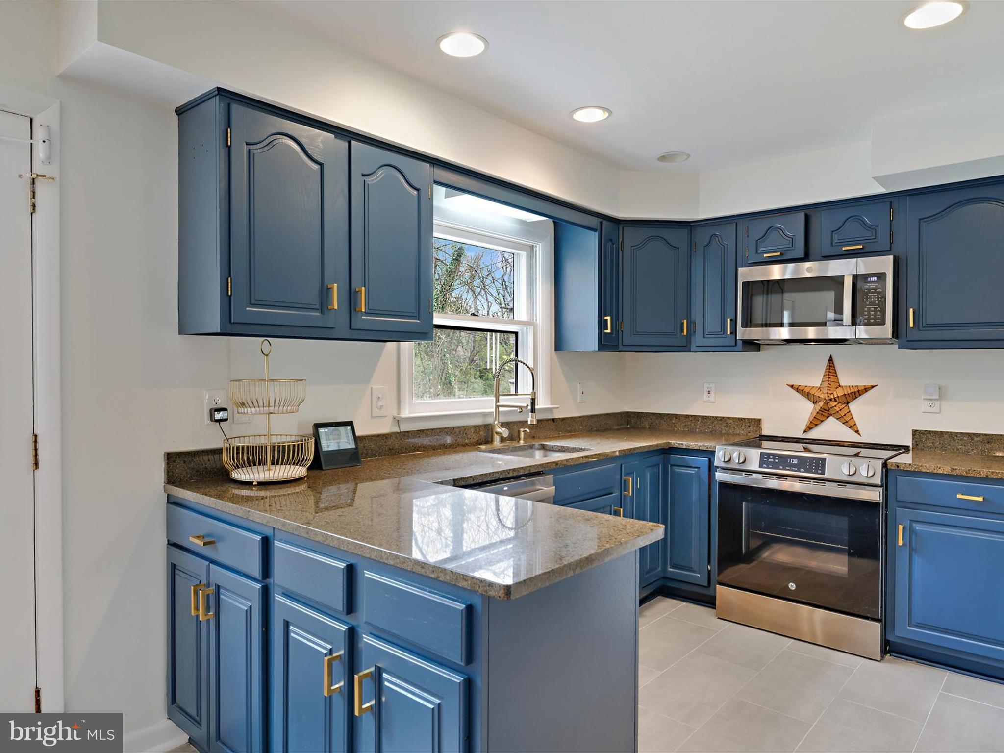 ROMAR ESTATES - Residential