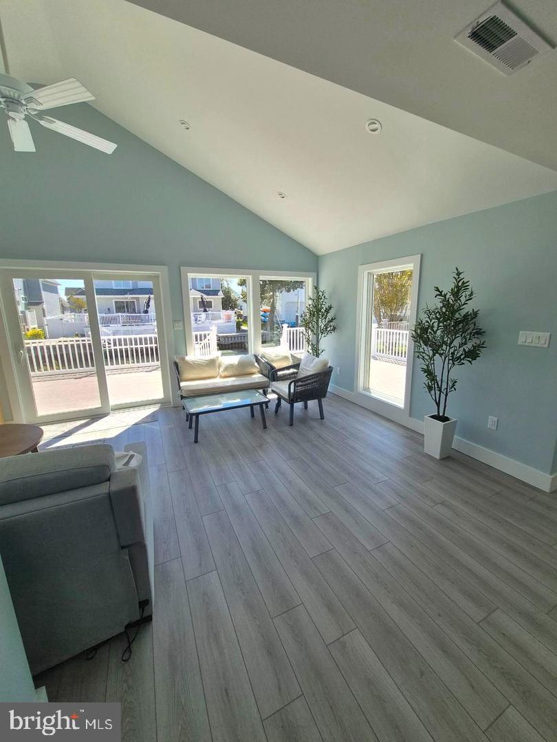 CAINE KEYS II - Residential Lease