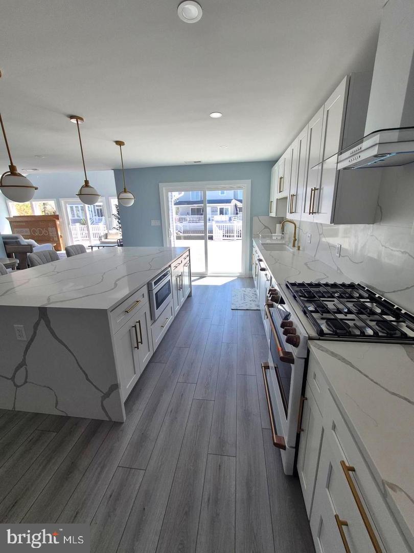 CAINE KEYS II - Residential Lease