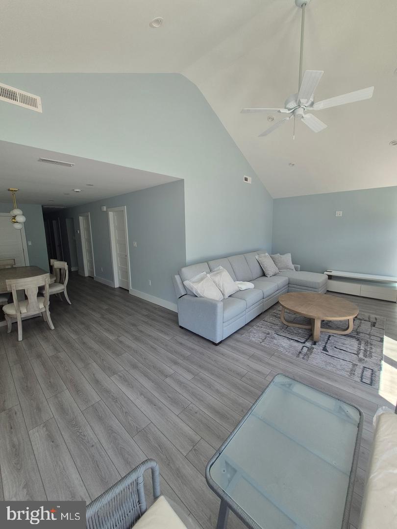 CAINE KEYS II - Residential Lease