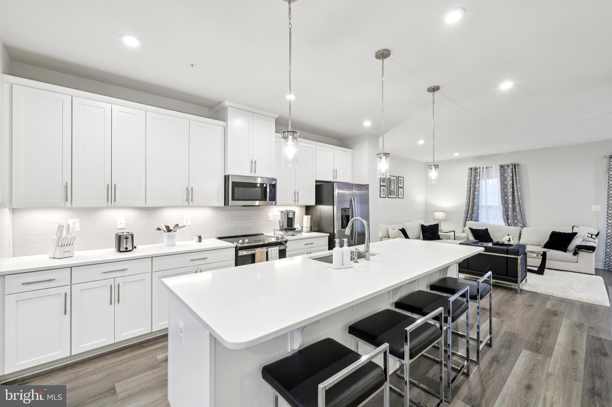 BELLE AIR TOWNHOMES - Residential