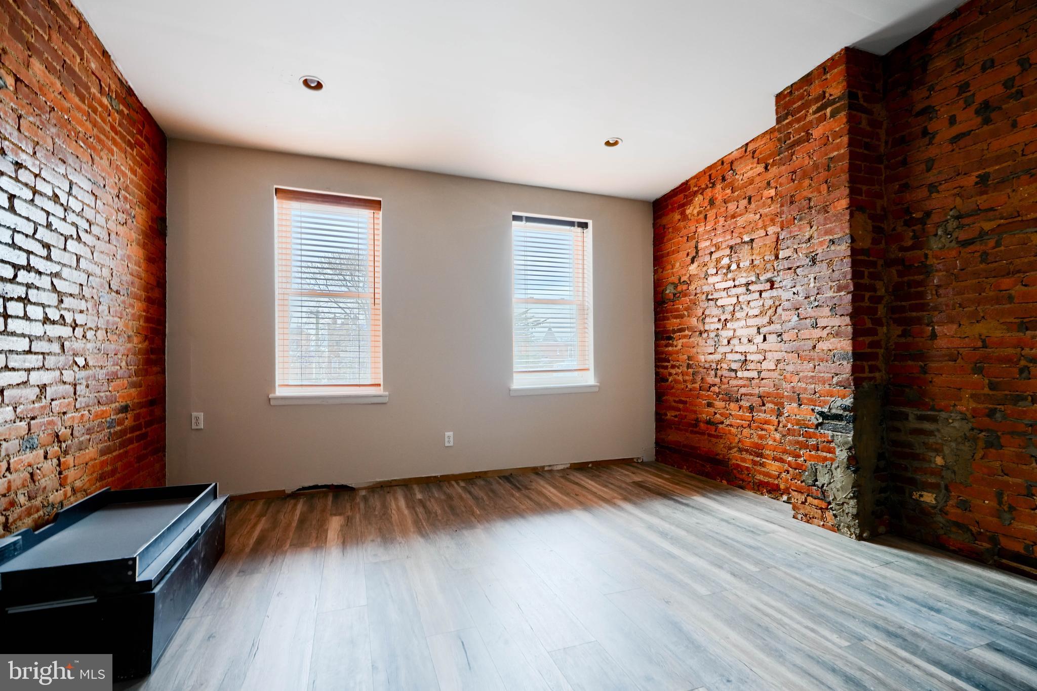 RESERVOIR HILL - Residential