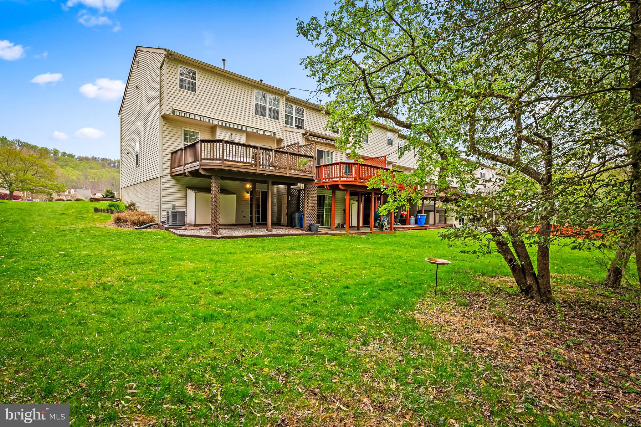 HUNTERS RUN - Residential