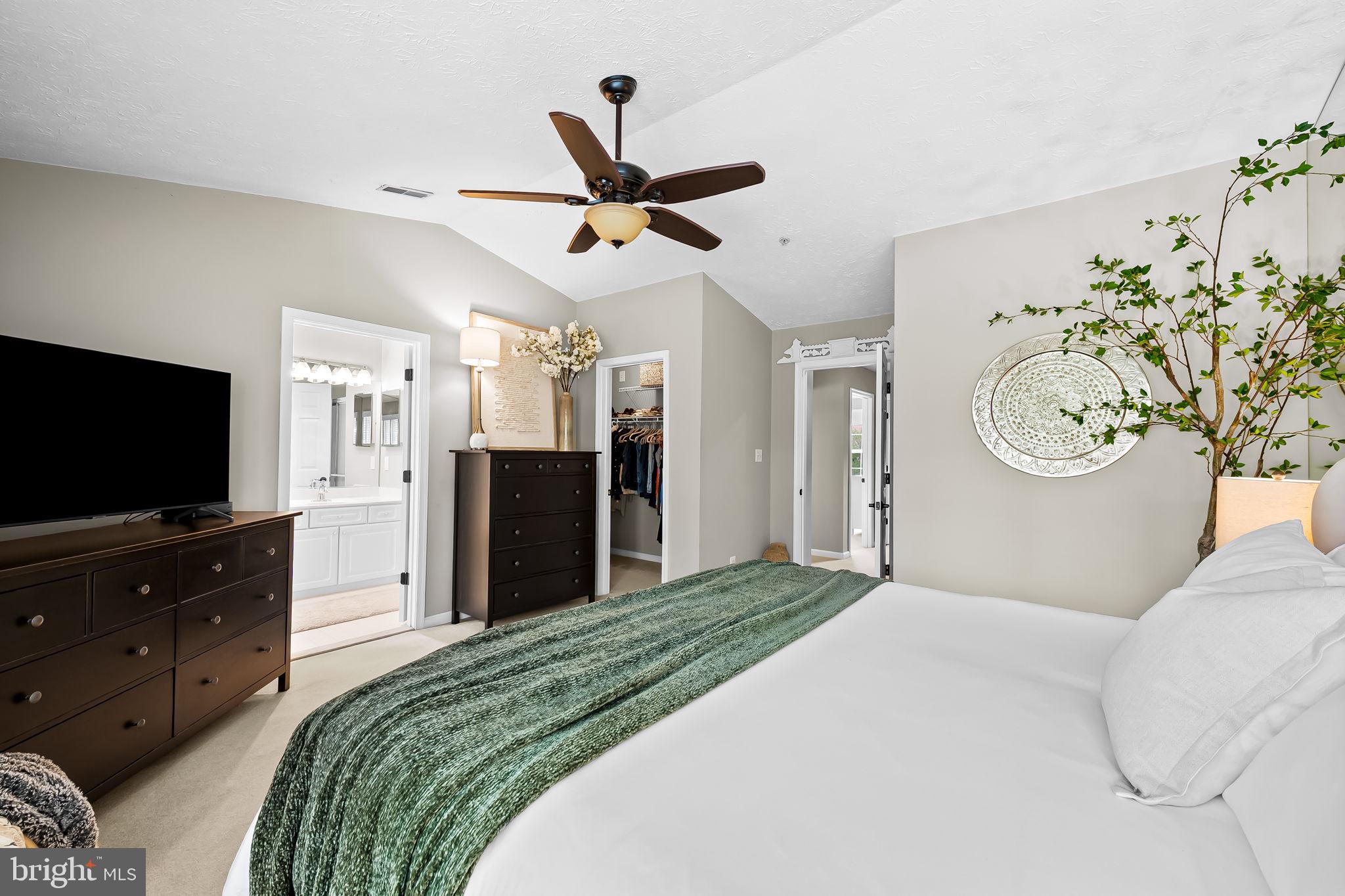 HUNTERS RUN - Residential