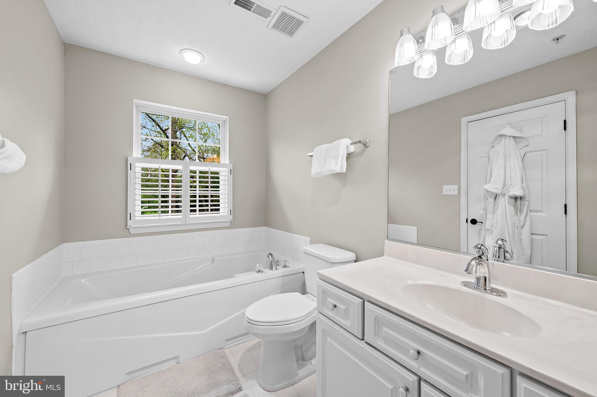 HUNTERS RUN - Residential