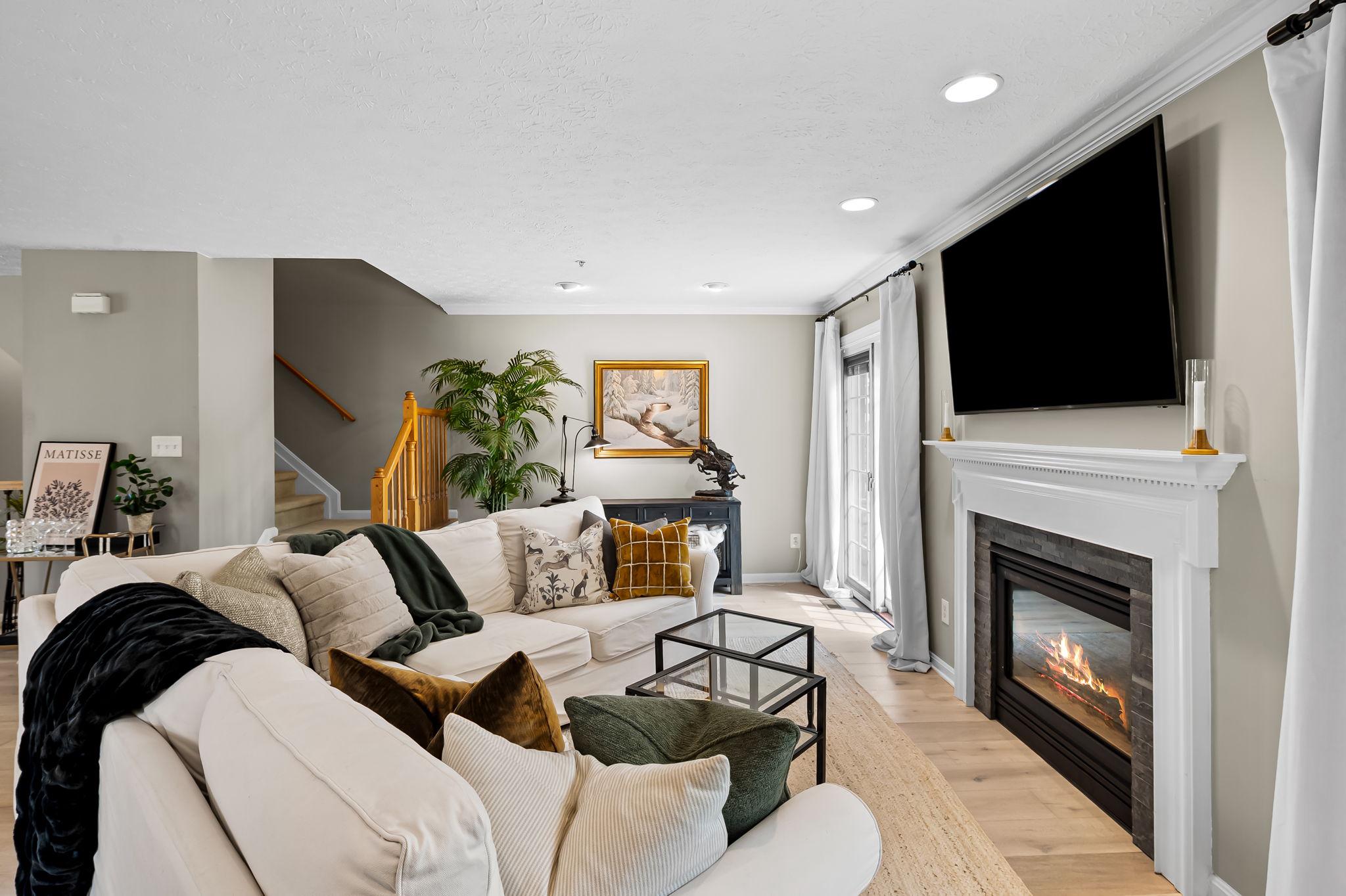 HUNTERS RUN - Residential