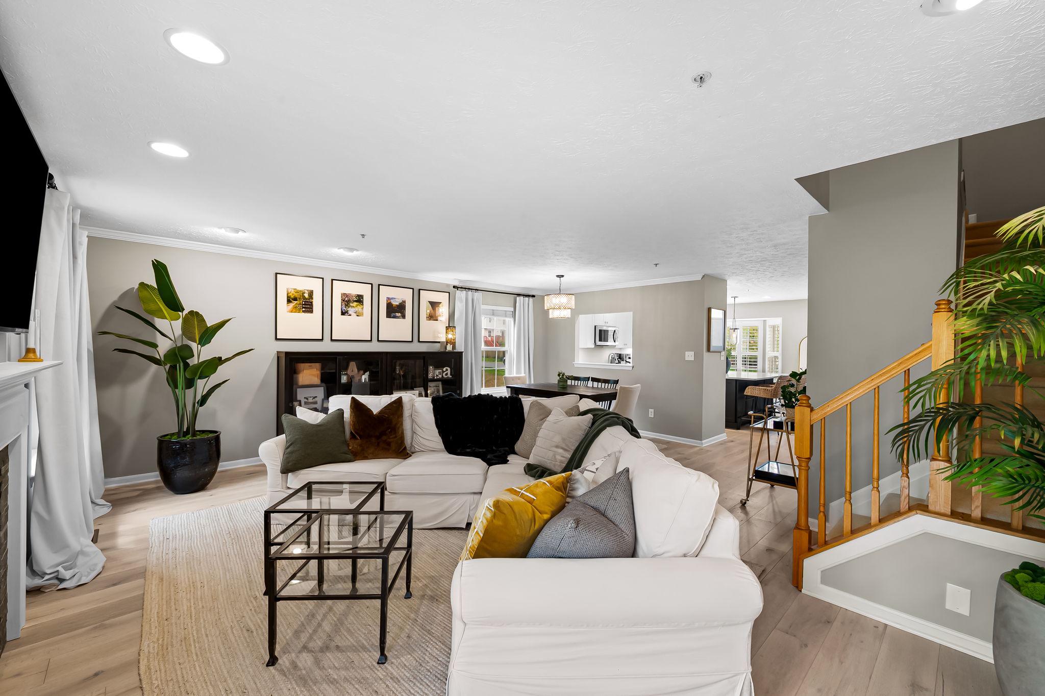 HUNTERS RUN - Residential