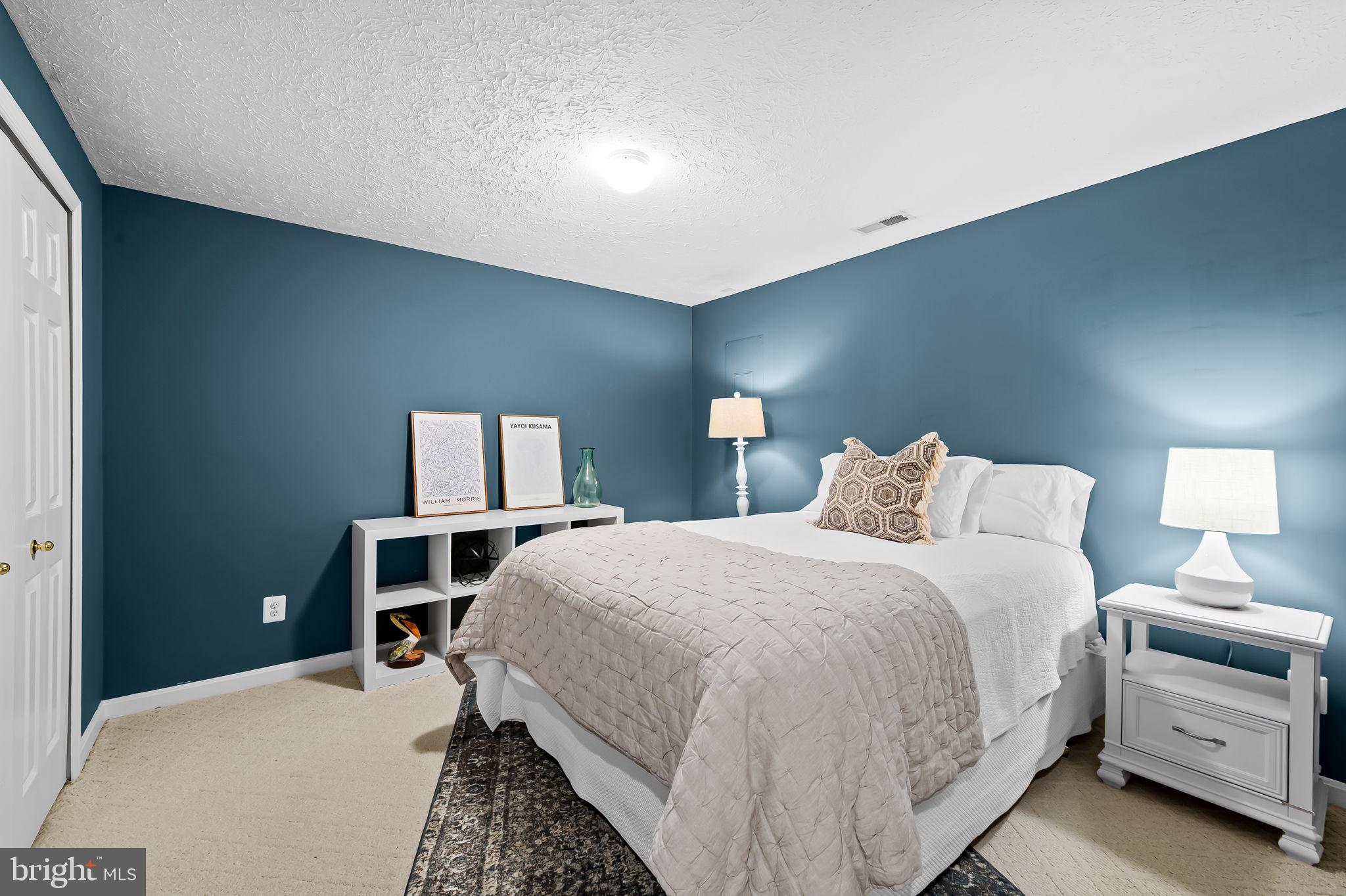 HUNTERS RUN - Residential