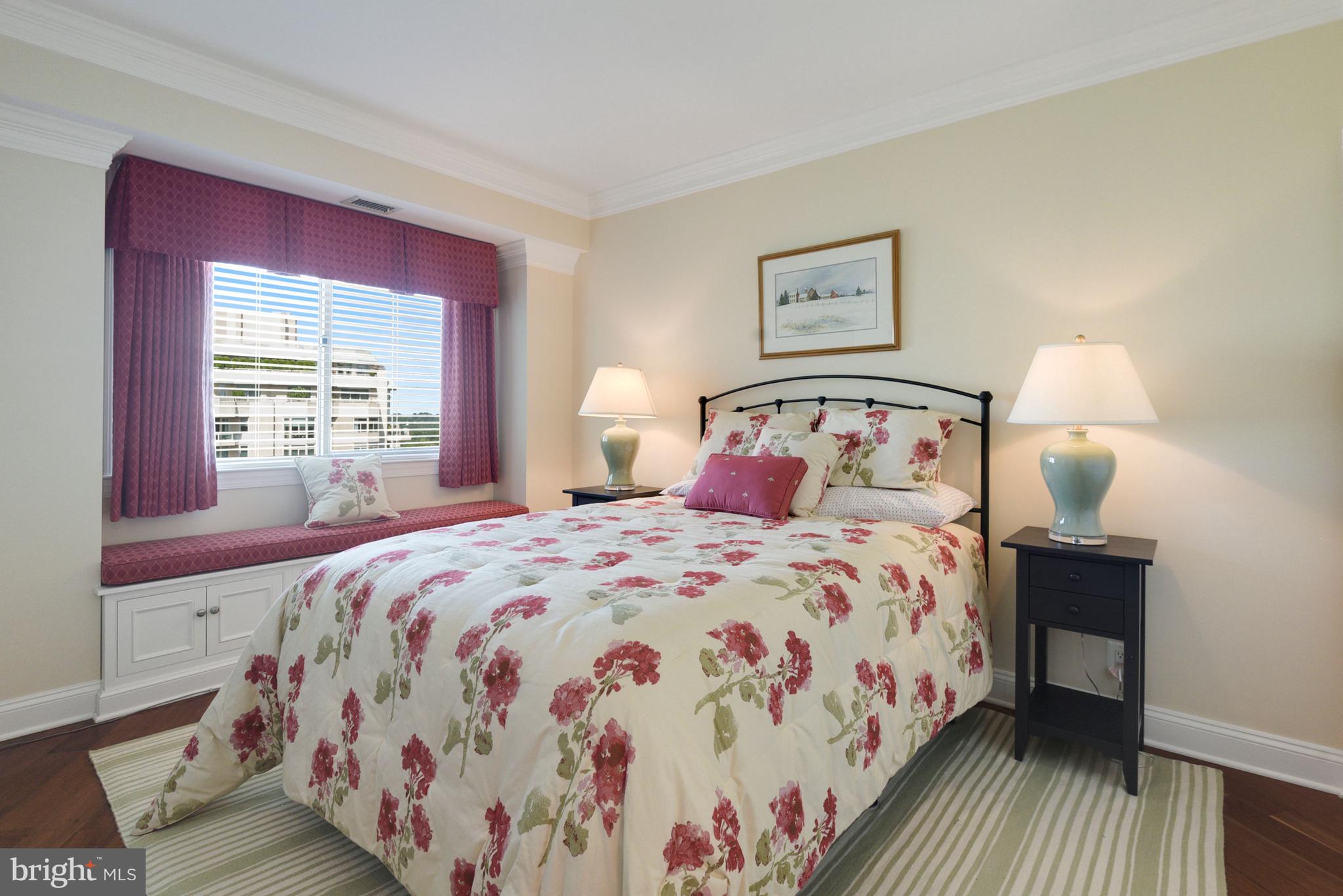 SOMERSET HOUSE - Residential