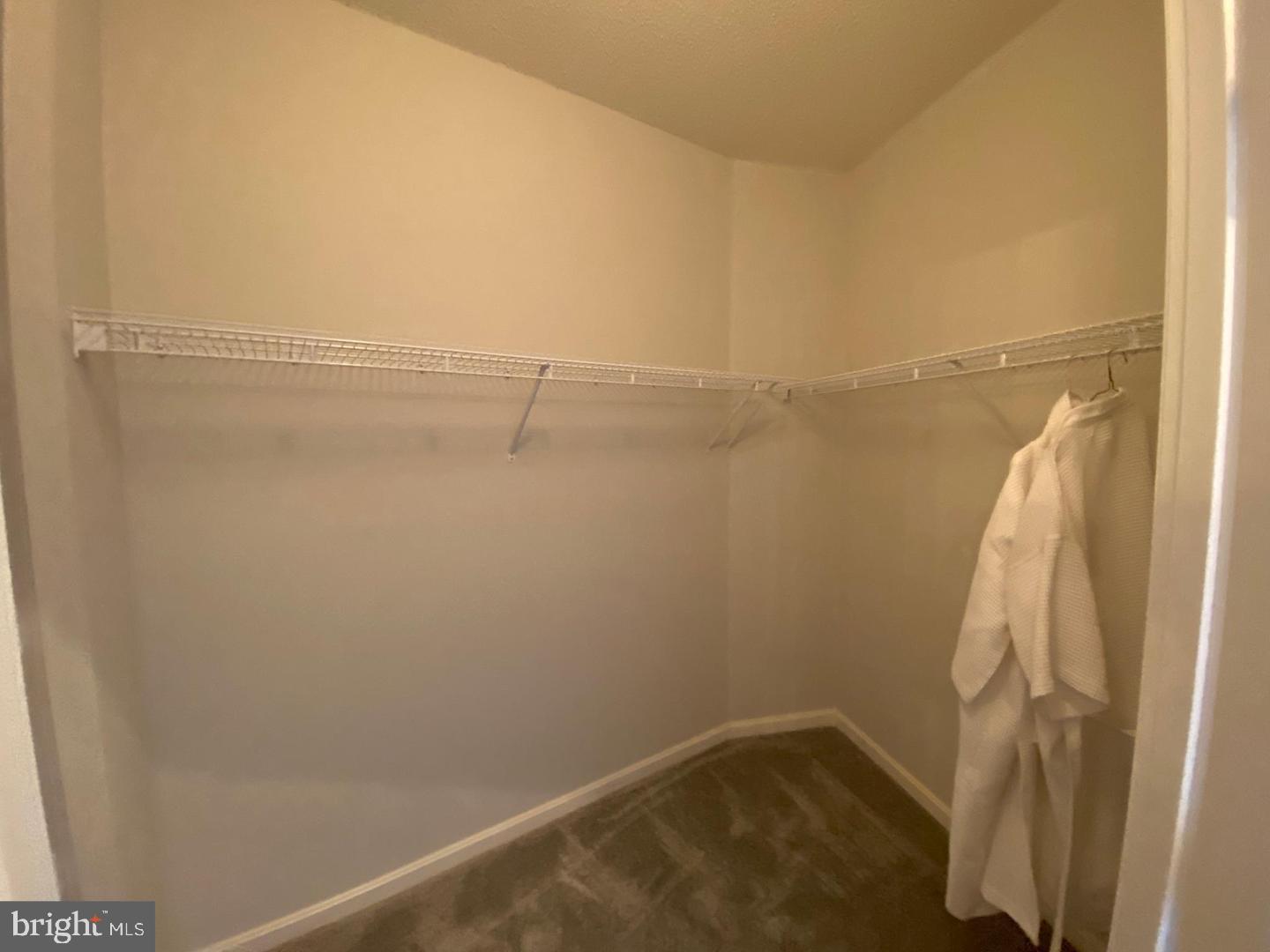 MAGNOLIAS AT LANSDOWNE WOODS - Residential Lease