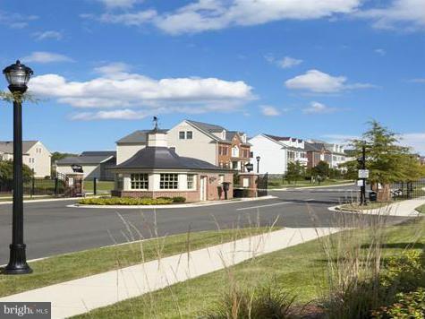 OAK CREEK CLUB - Residential