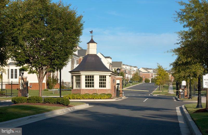 OAK CREEK CLUB - Residential