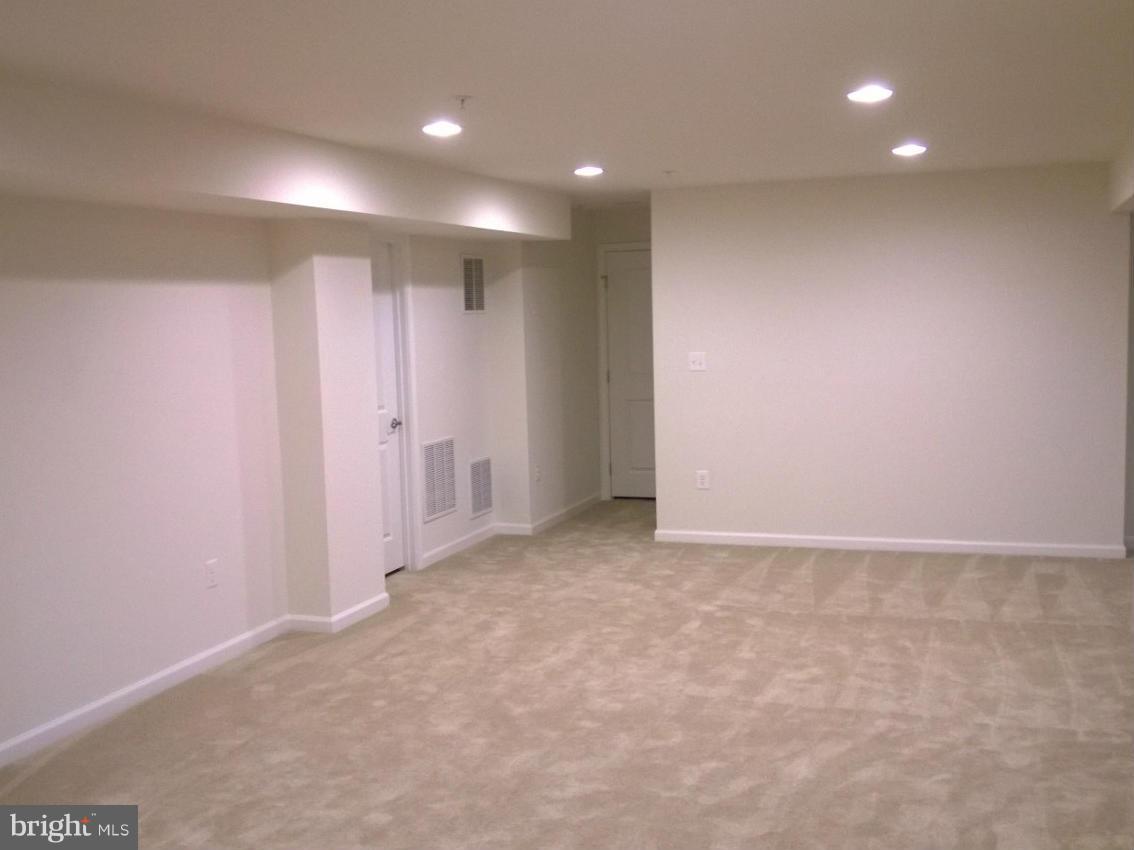 OAK CREEK CLUB - Residential