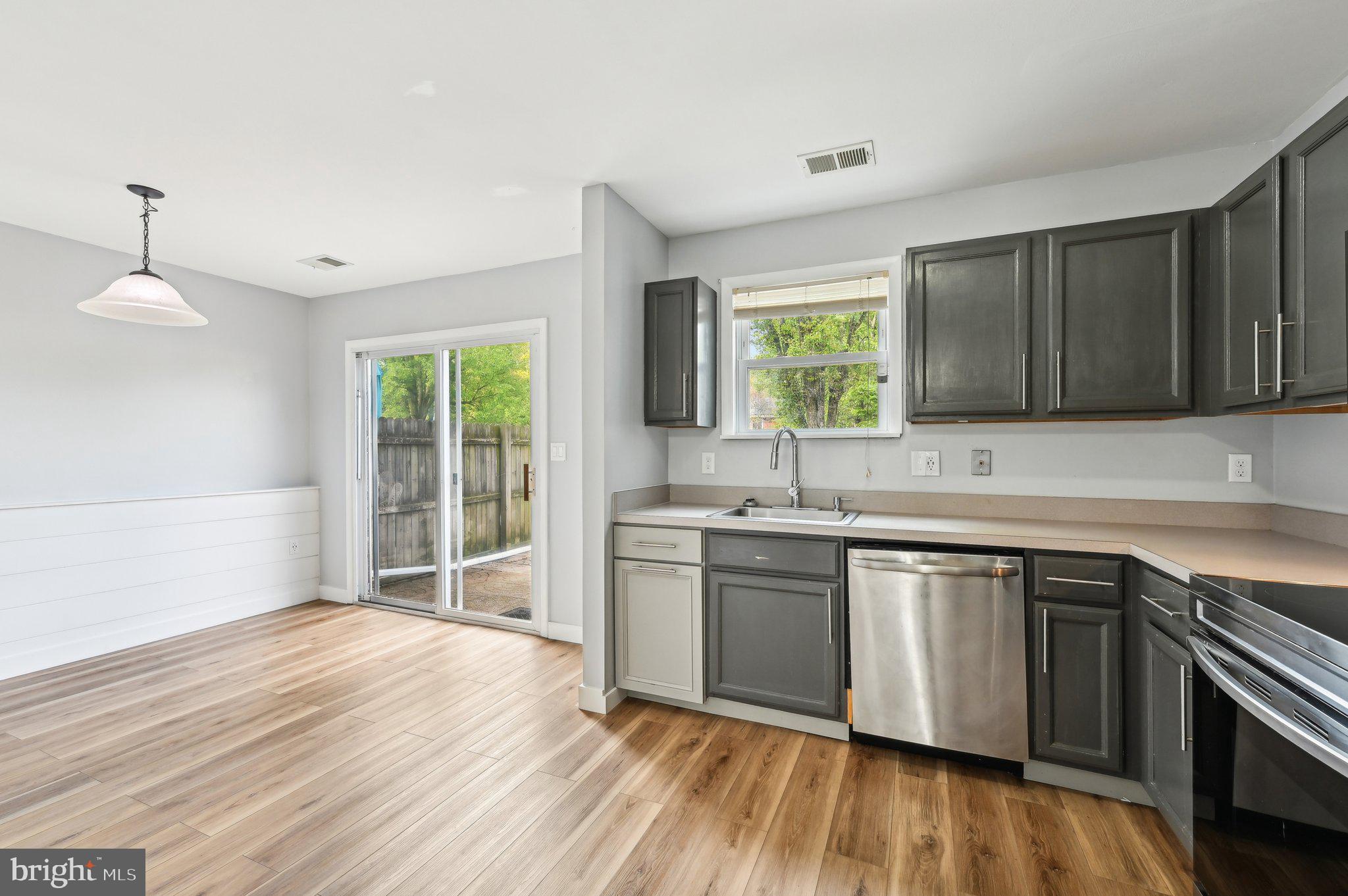 WHISPERING WOODS - Residential