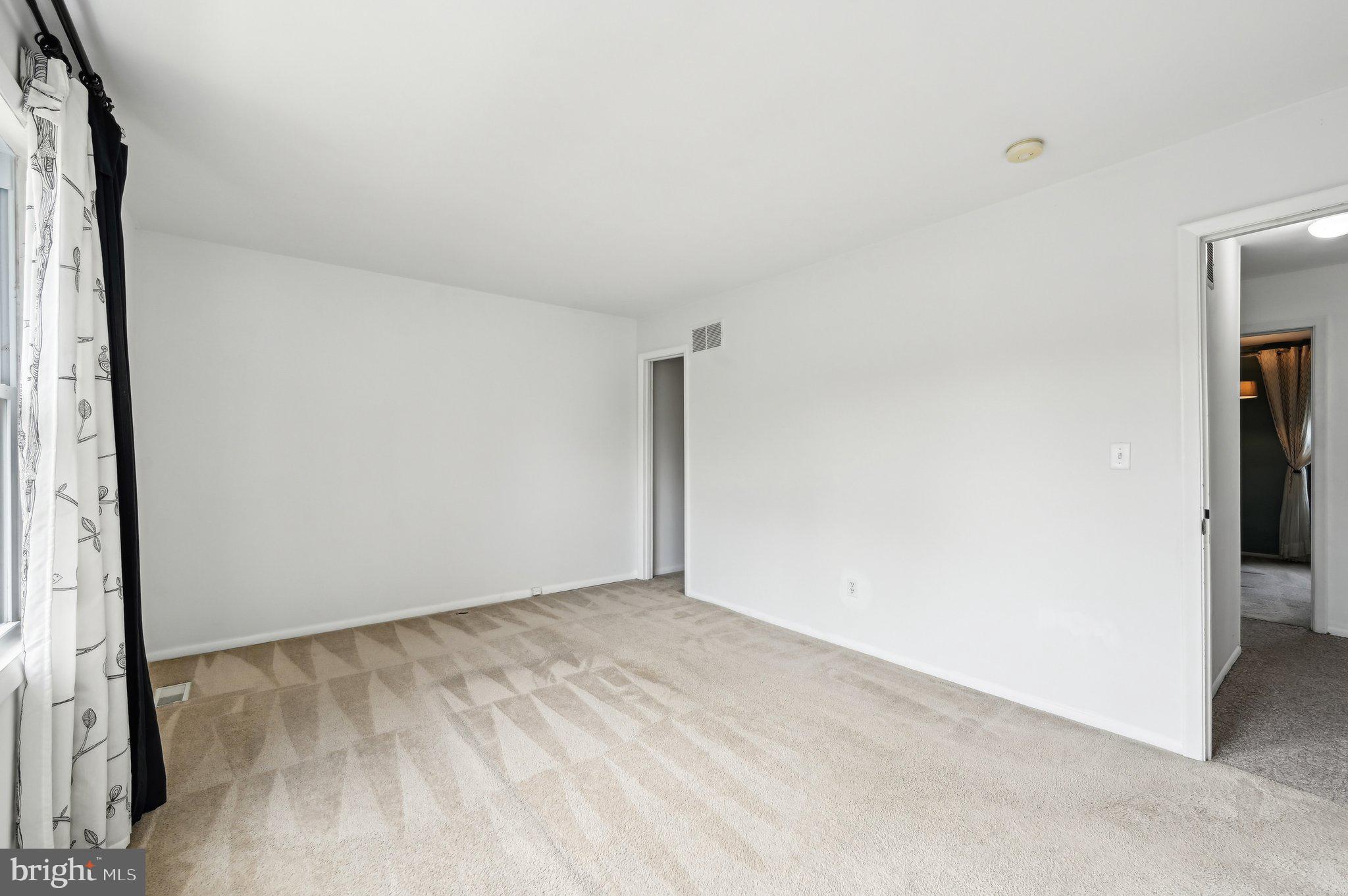 WHISPERING WOODS - Residential