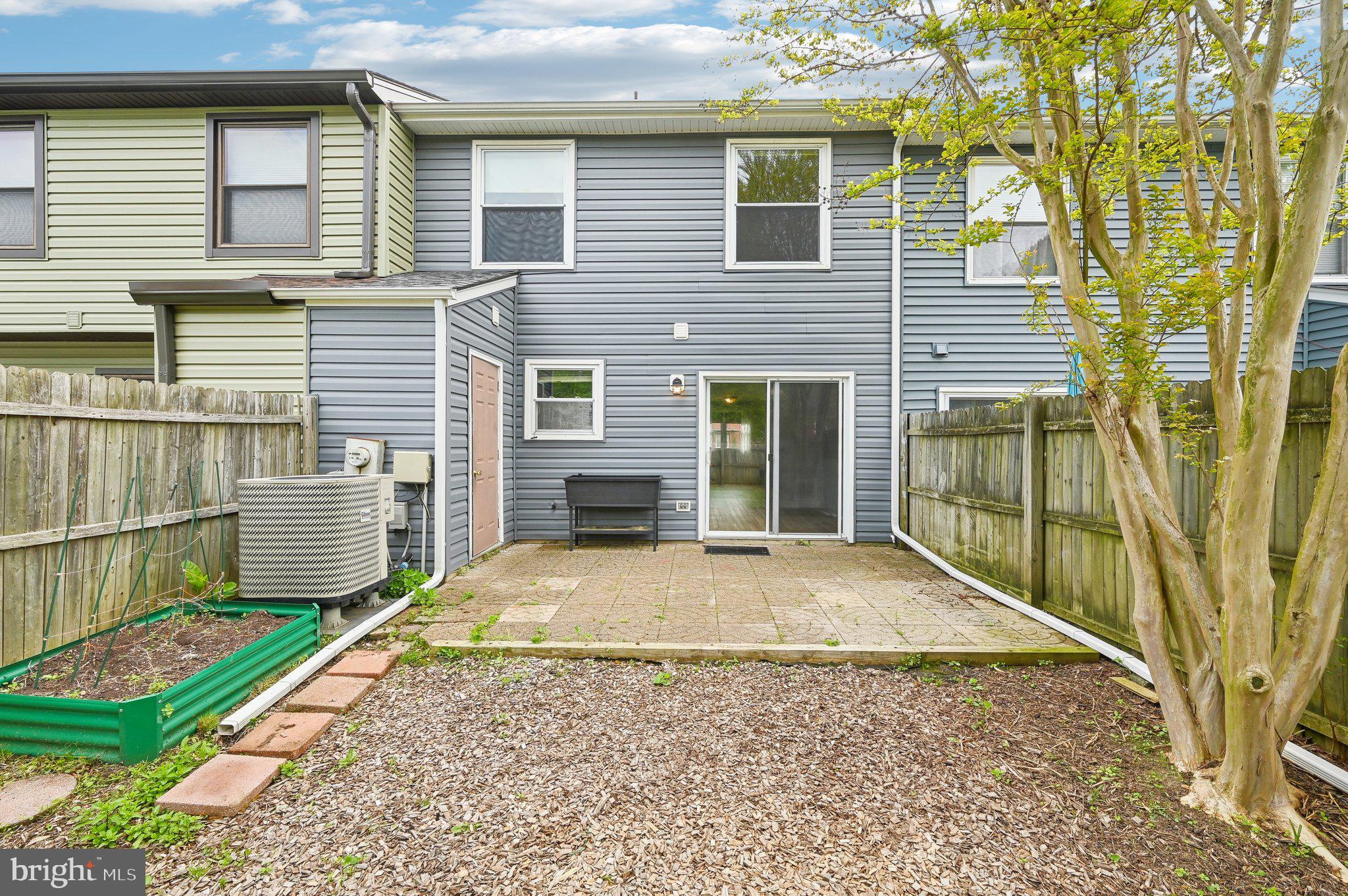 WHISPERING WOODS - Residential