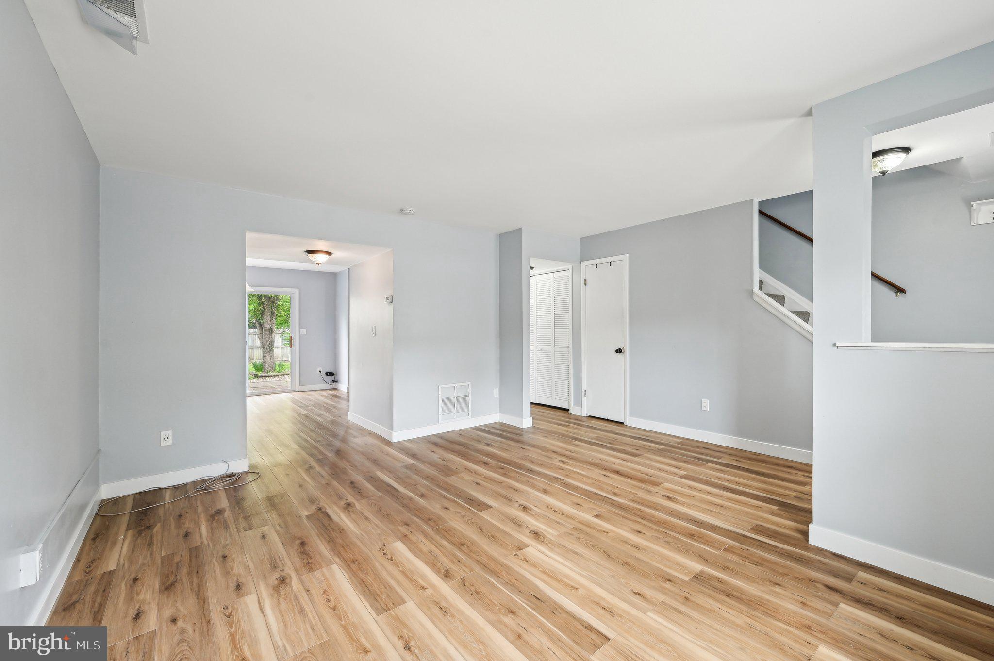 WHISPERING WOODS - Residential