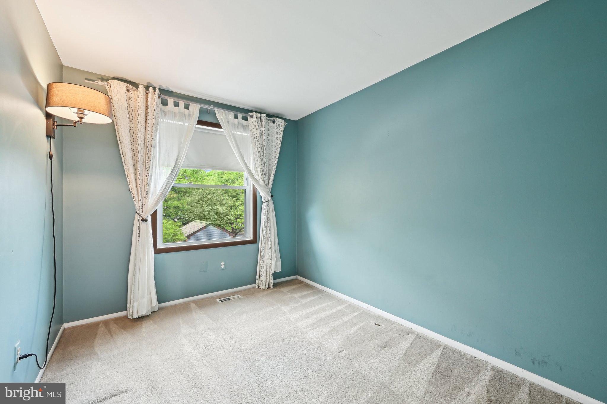 WHISPERING WOODS - Residential