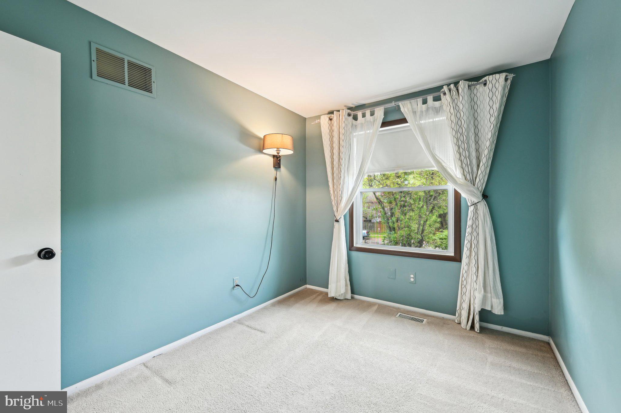 WHISPERING WOODS - Residential