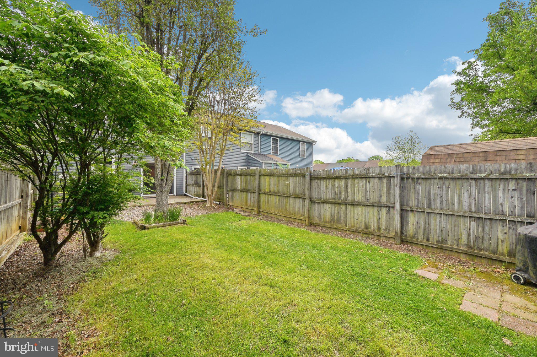 WHISPERING WOODS - Residential