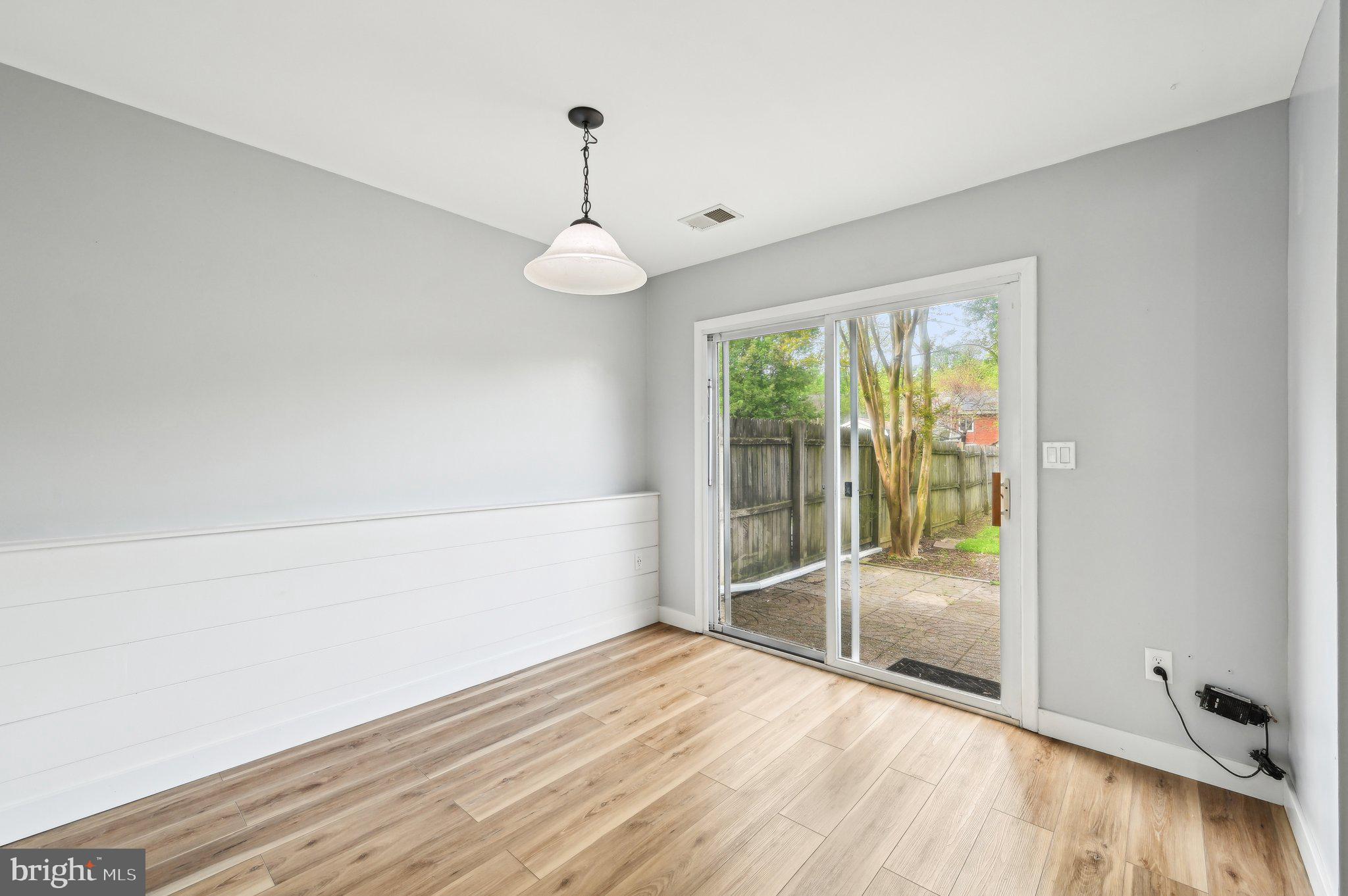 WHISPERING WOODS - Residential