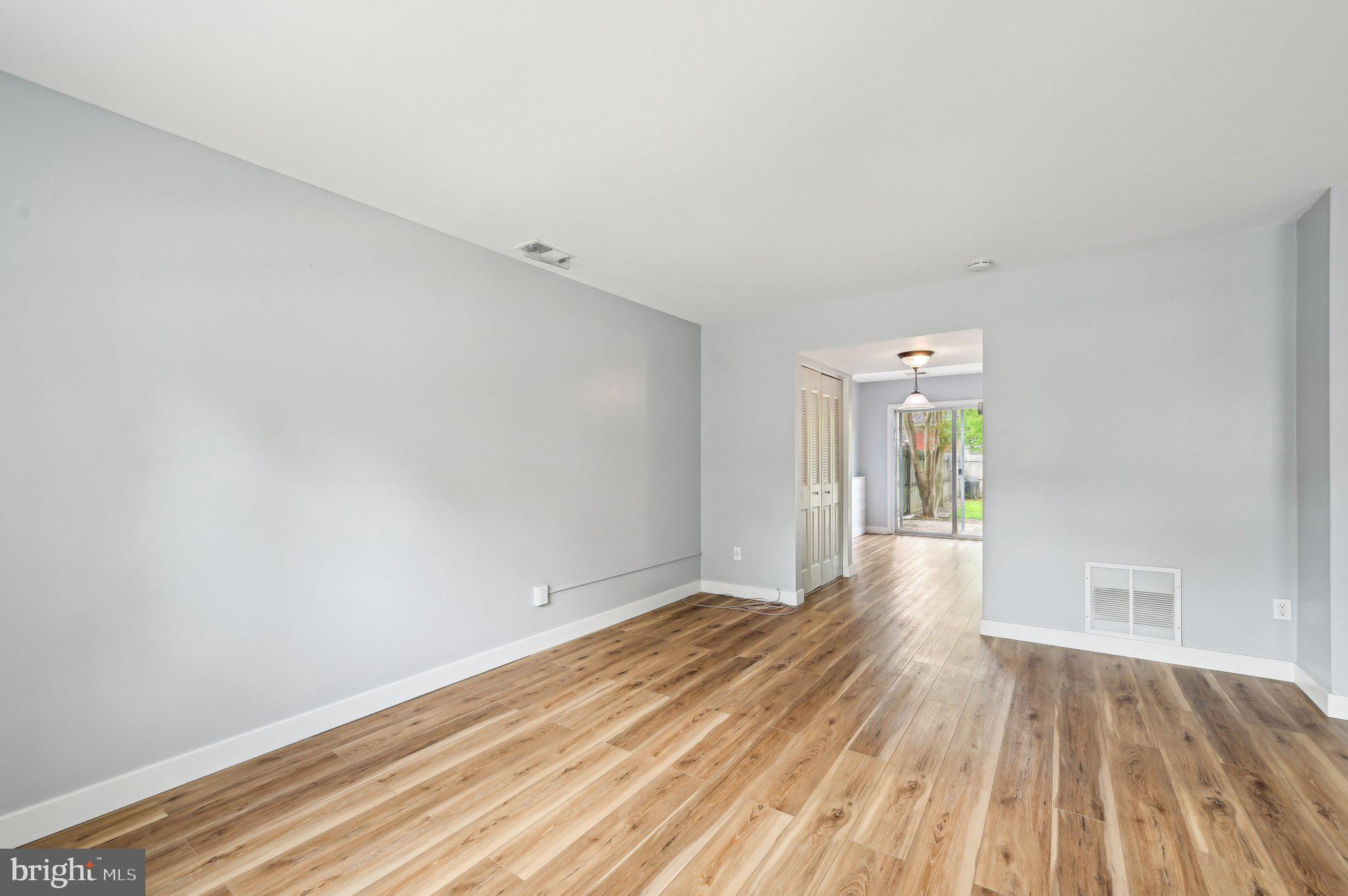 WHISPERING WOODS - Residential