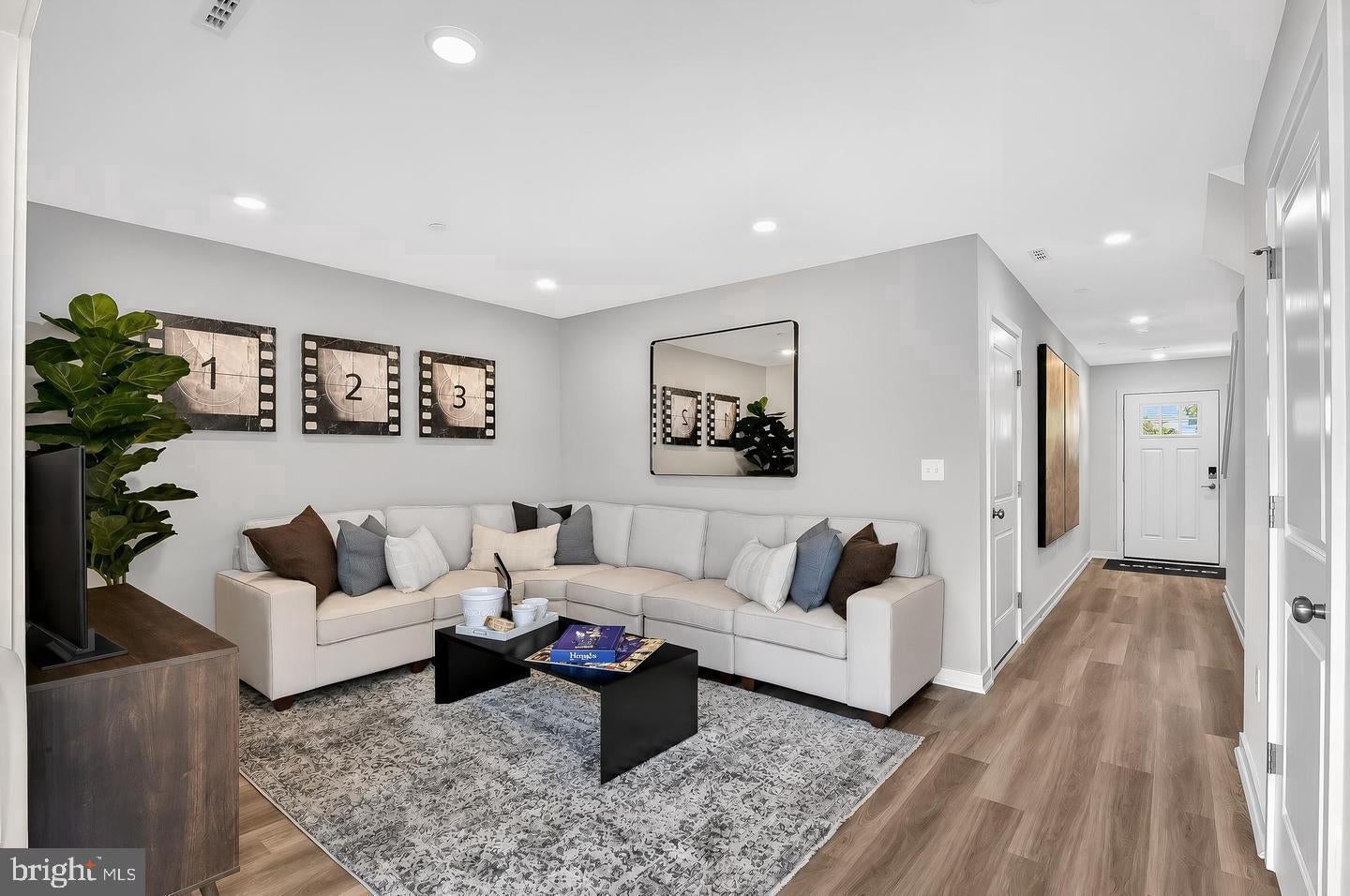 238 WEST END