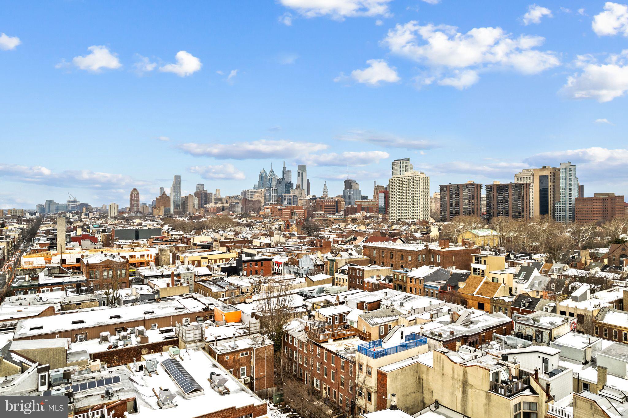 QUEEN VILLAGE - Residential