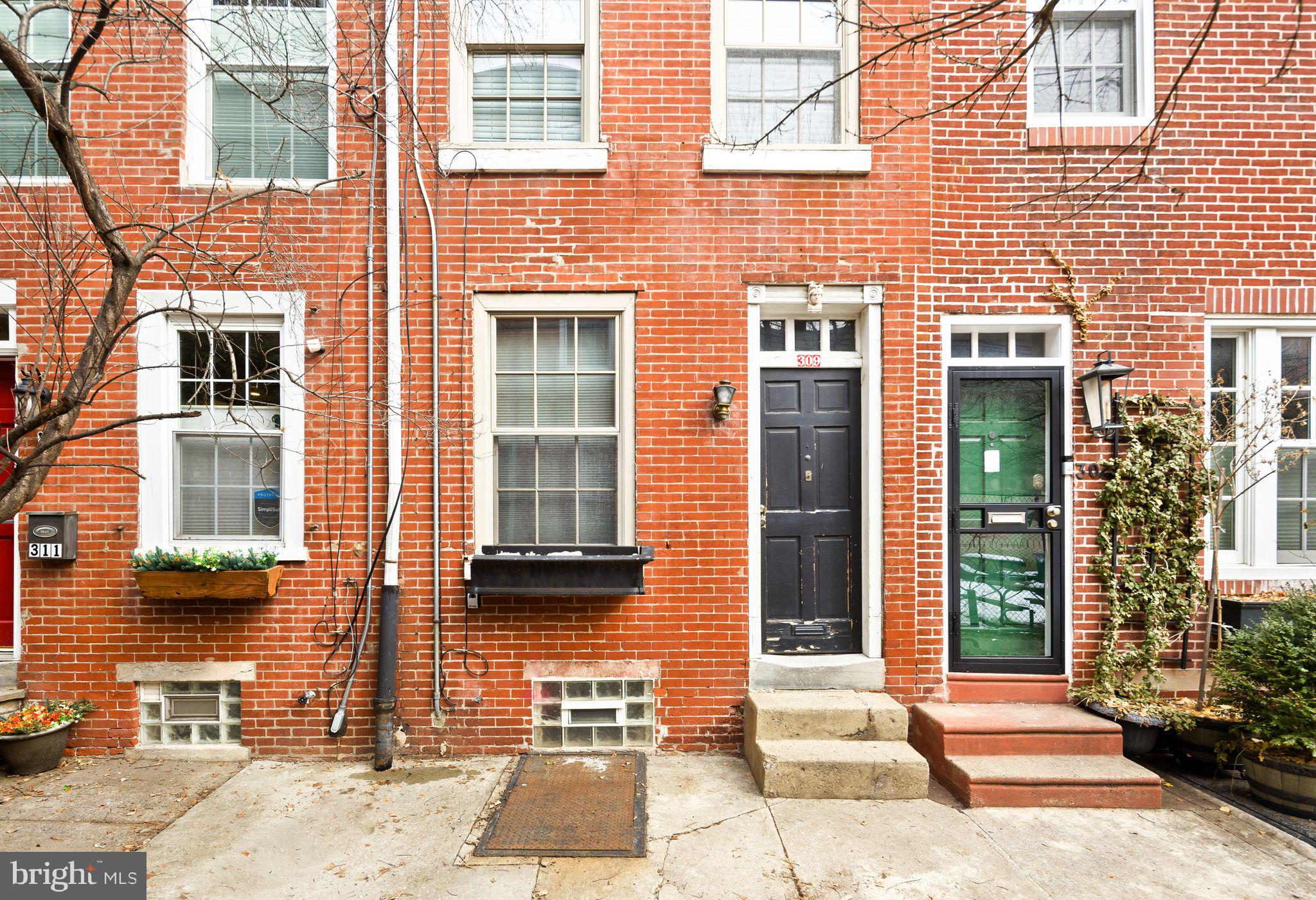 QUEEN VILLAGE - Residential