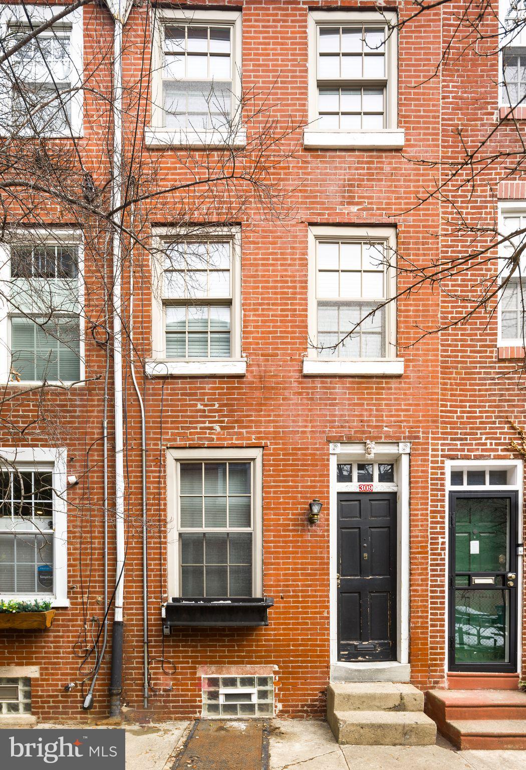 QUEEN VILLAGE - Residential