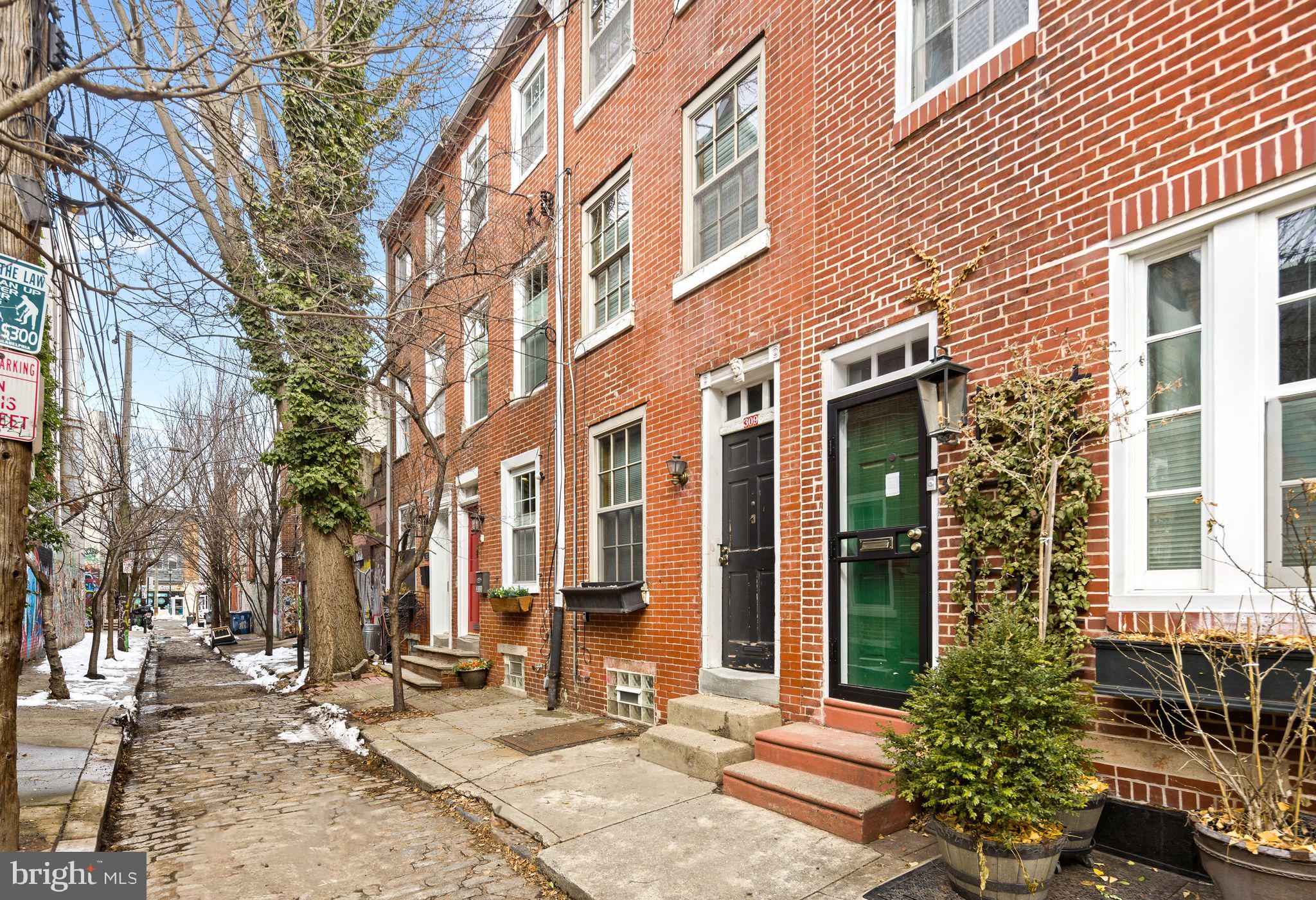 QUEEN VILLAGE - Residential