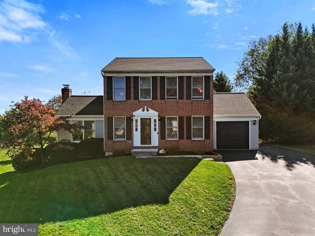 Photo of 55 Ashton Drive, ETTERS, PA 17319 (MLS # PAYK2091278)