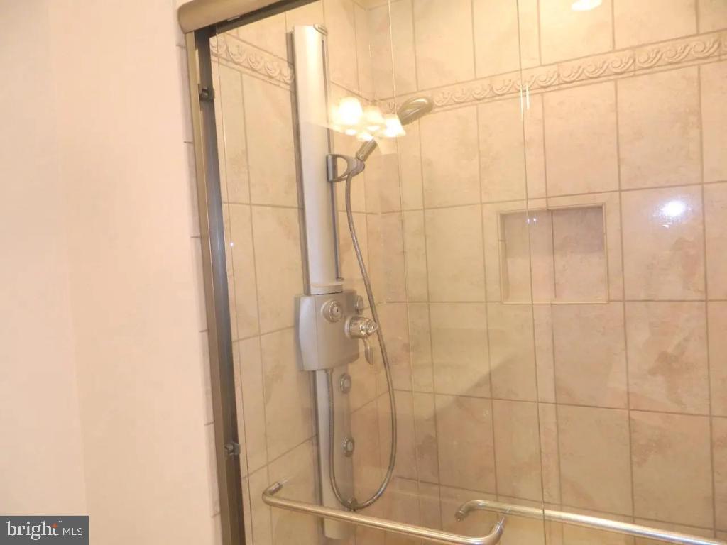 FOXHALL - Residential Lease