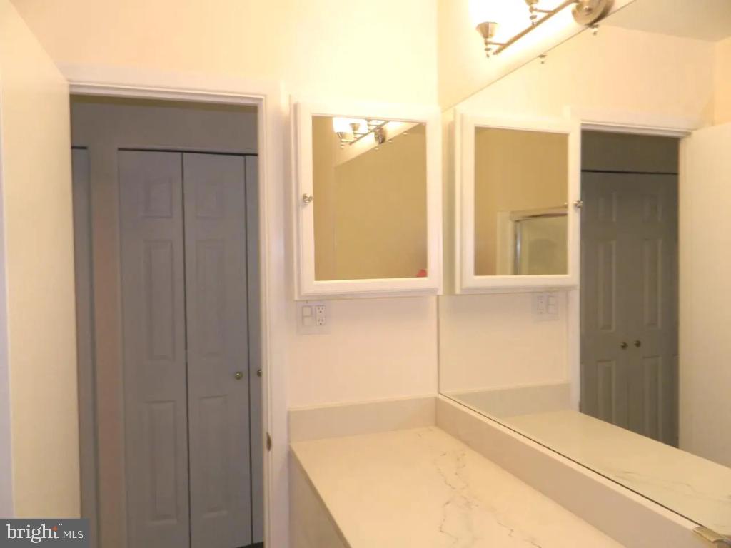 FOXHALL - Residential Lease