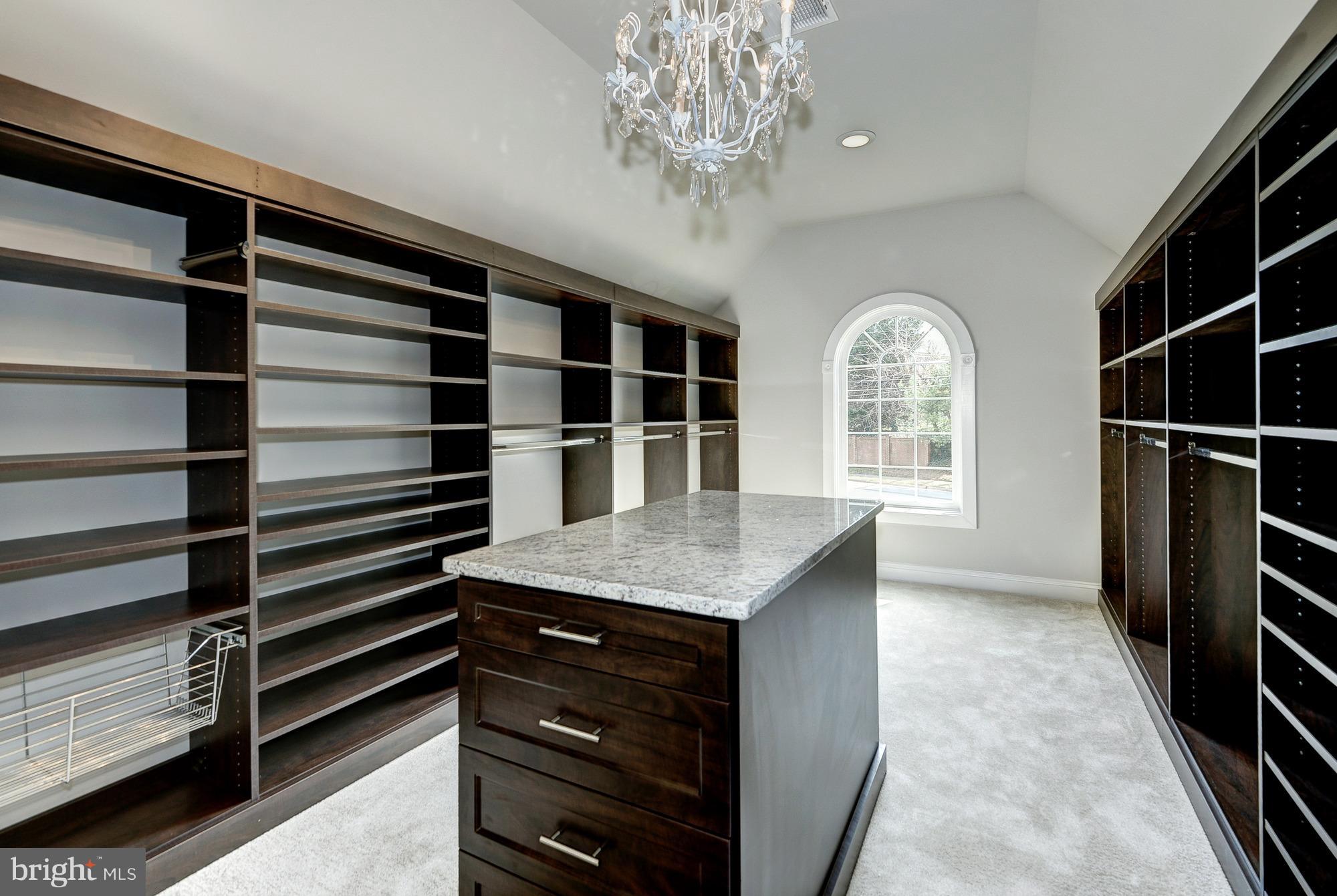 FOXHALL - Residential