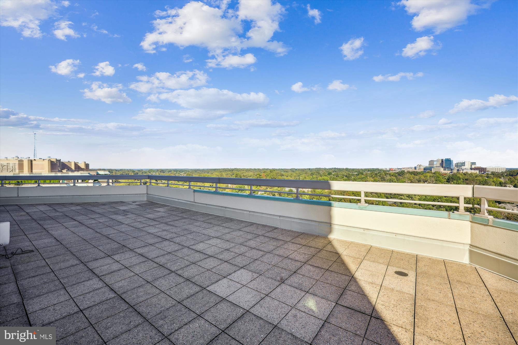SOMERSET HOUSE - Residential