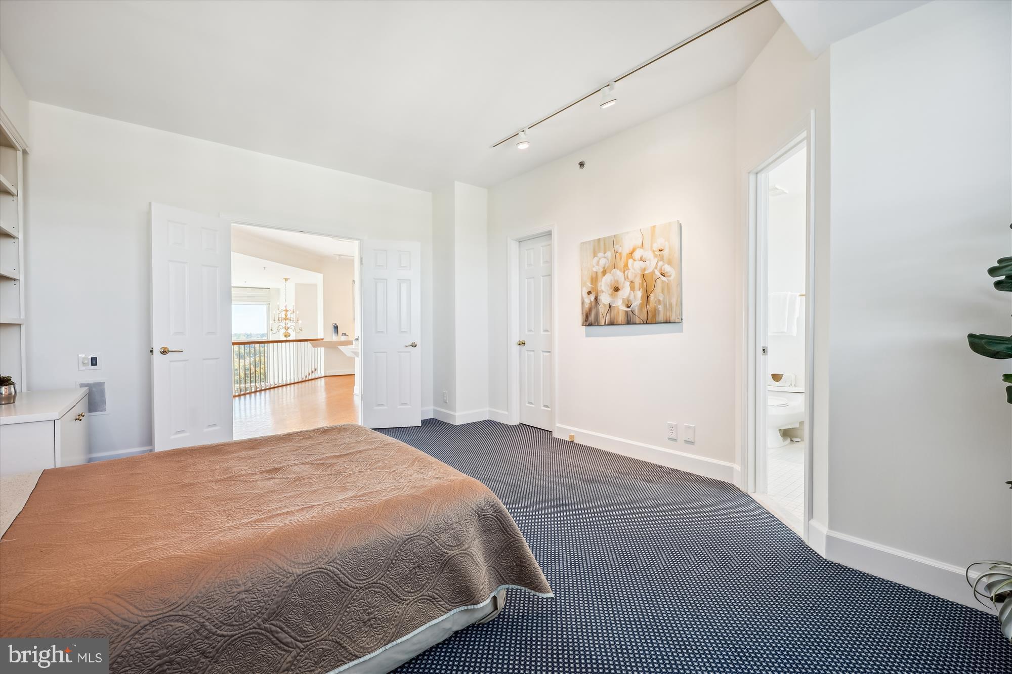 SOMERSET HOUSE - Residential