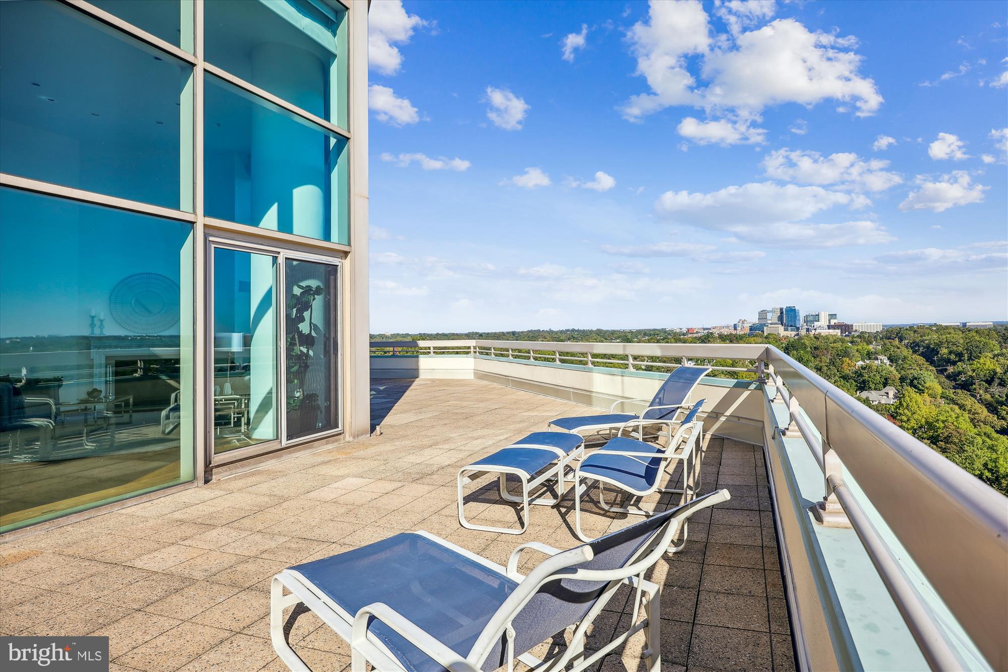 SOMERSET HOUSE - Residential