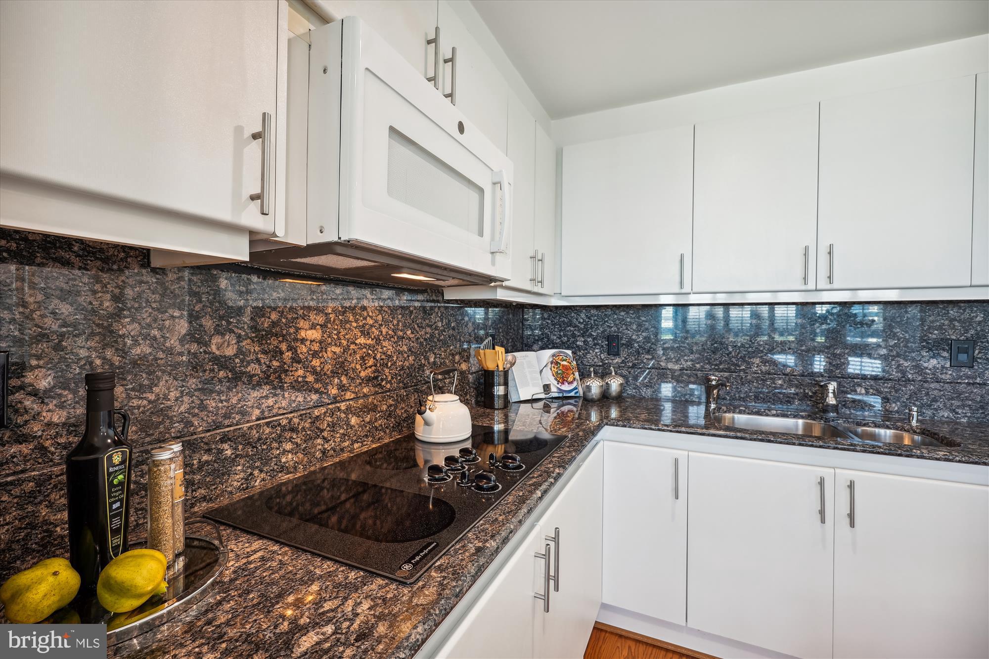 SOMERSET HOUSE - Residential