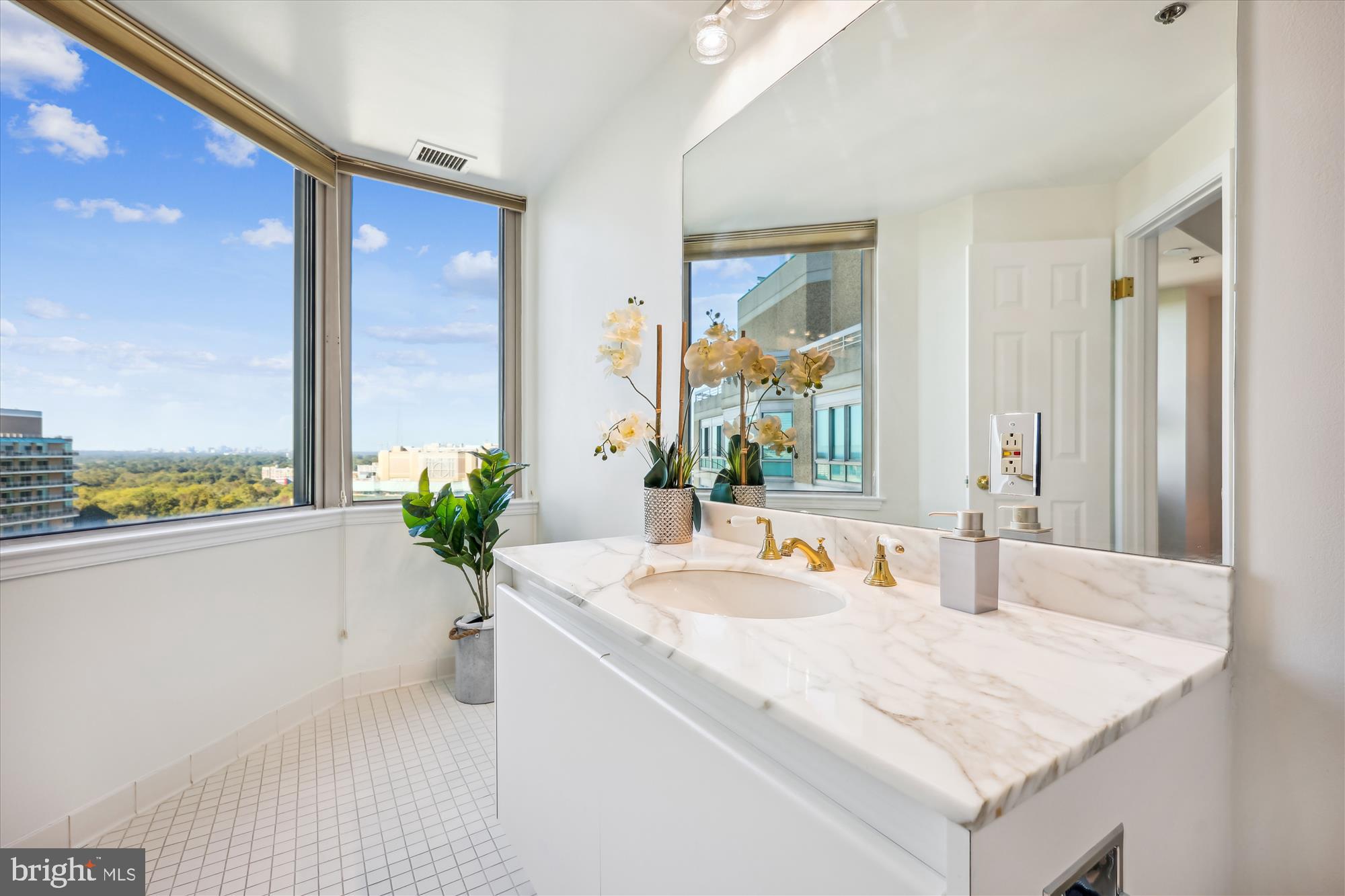 SOMERSET HOUSE - Residential