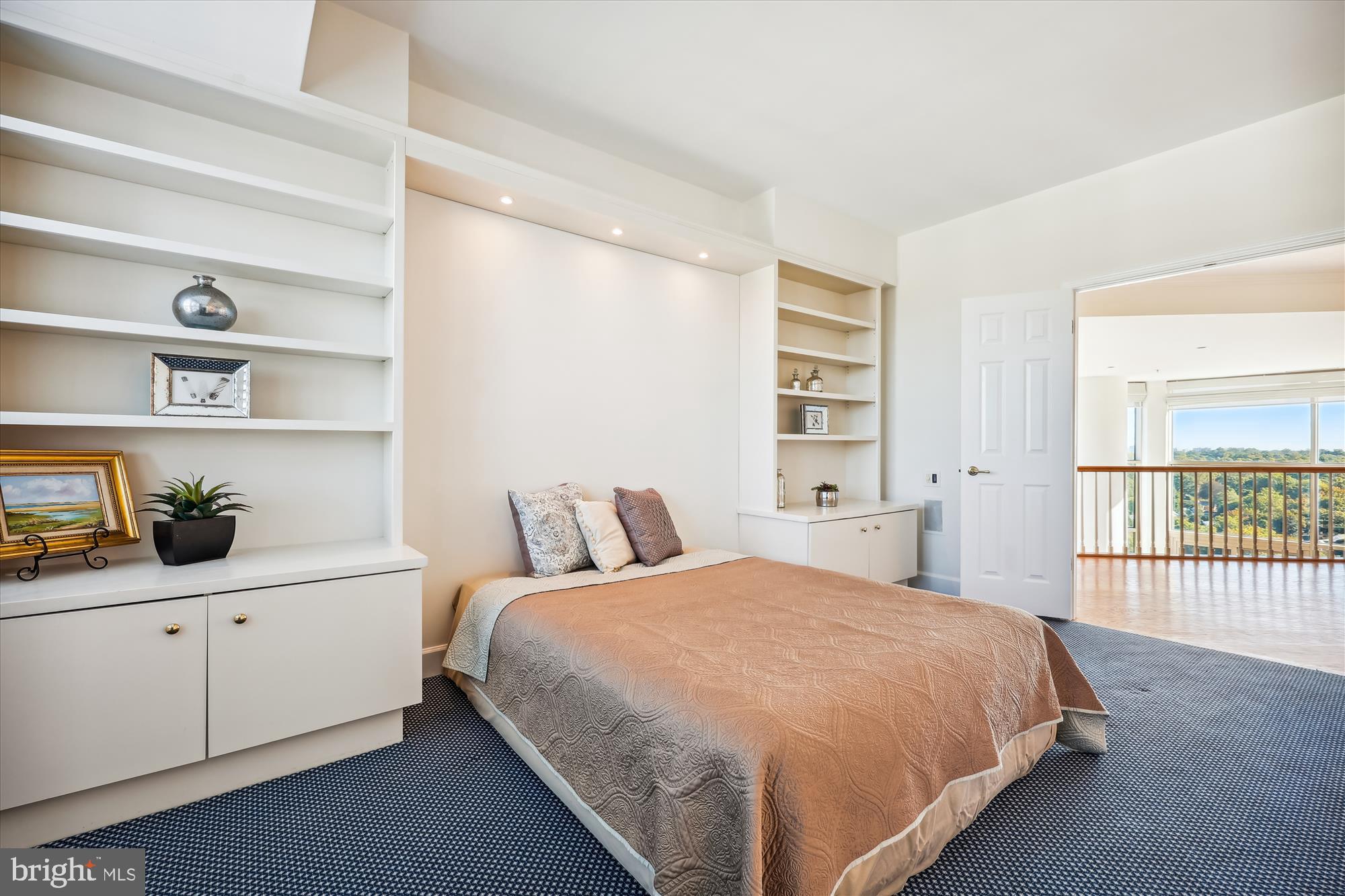 SOMERSET HOUSE - Residential