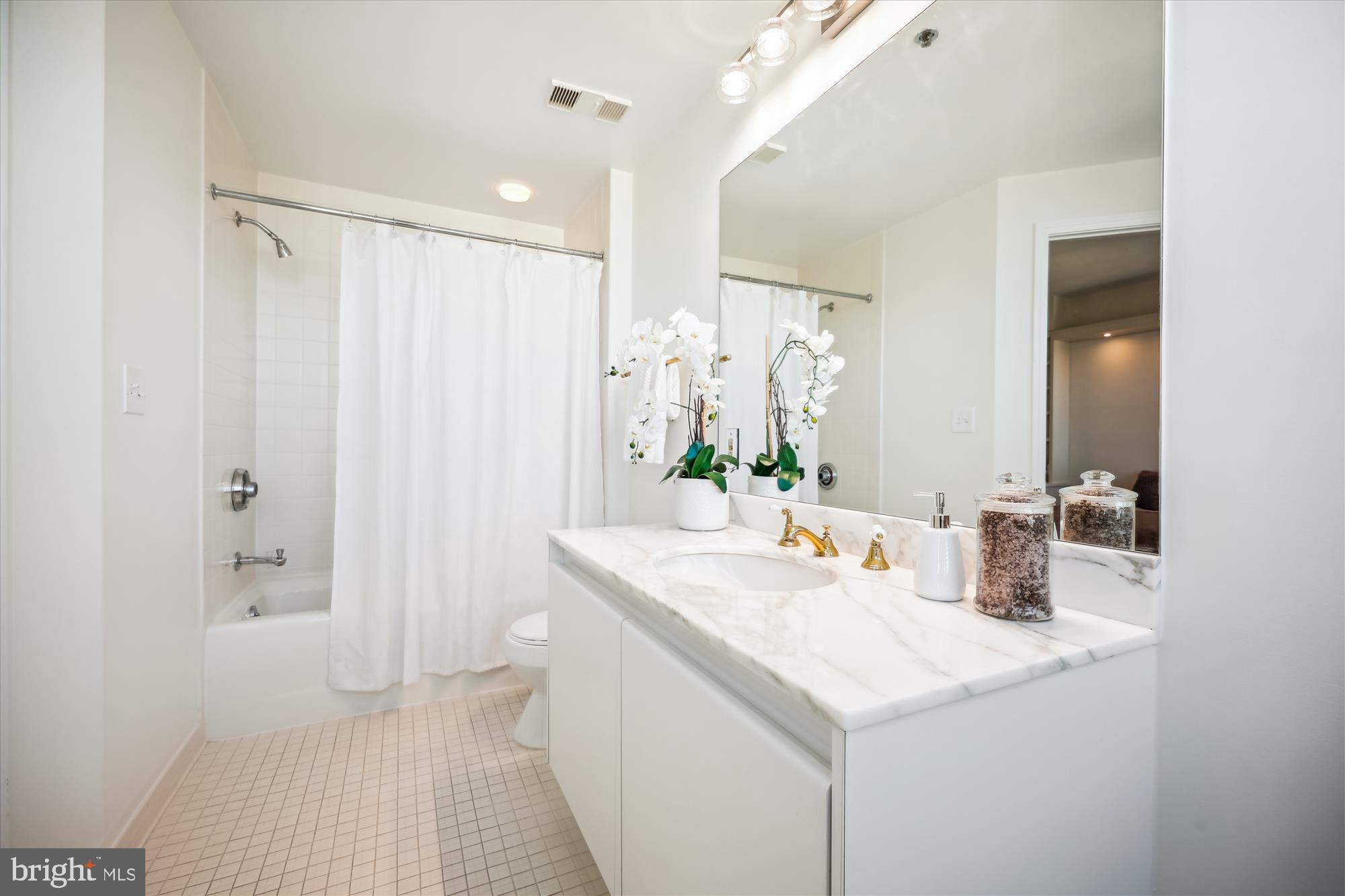 SOMERSET HOUSE - Residential