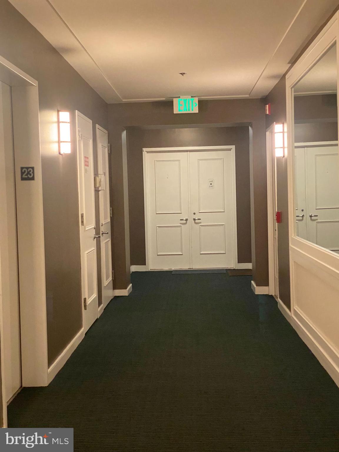 100 HARBORVIEW 2307