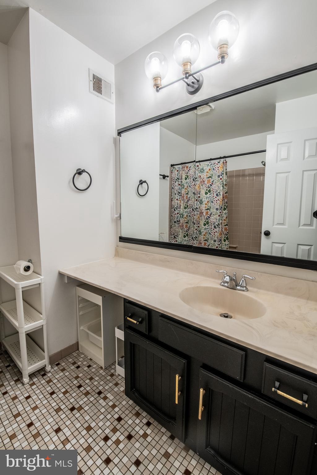CHESTERBROOK - Residential Lease