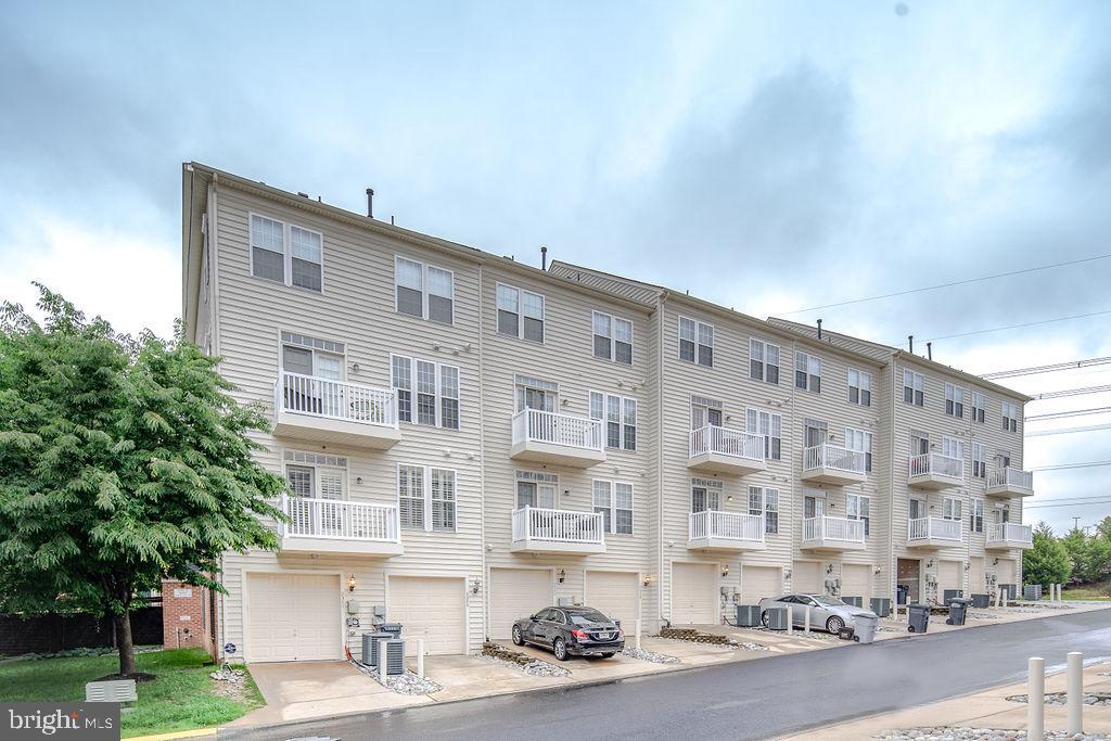 POTOMAC CLUB - Residential