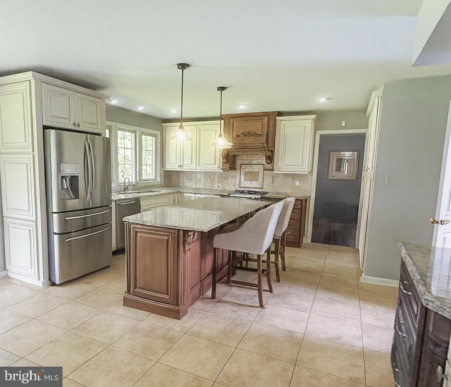243 NORSAM DRIVE