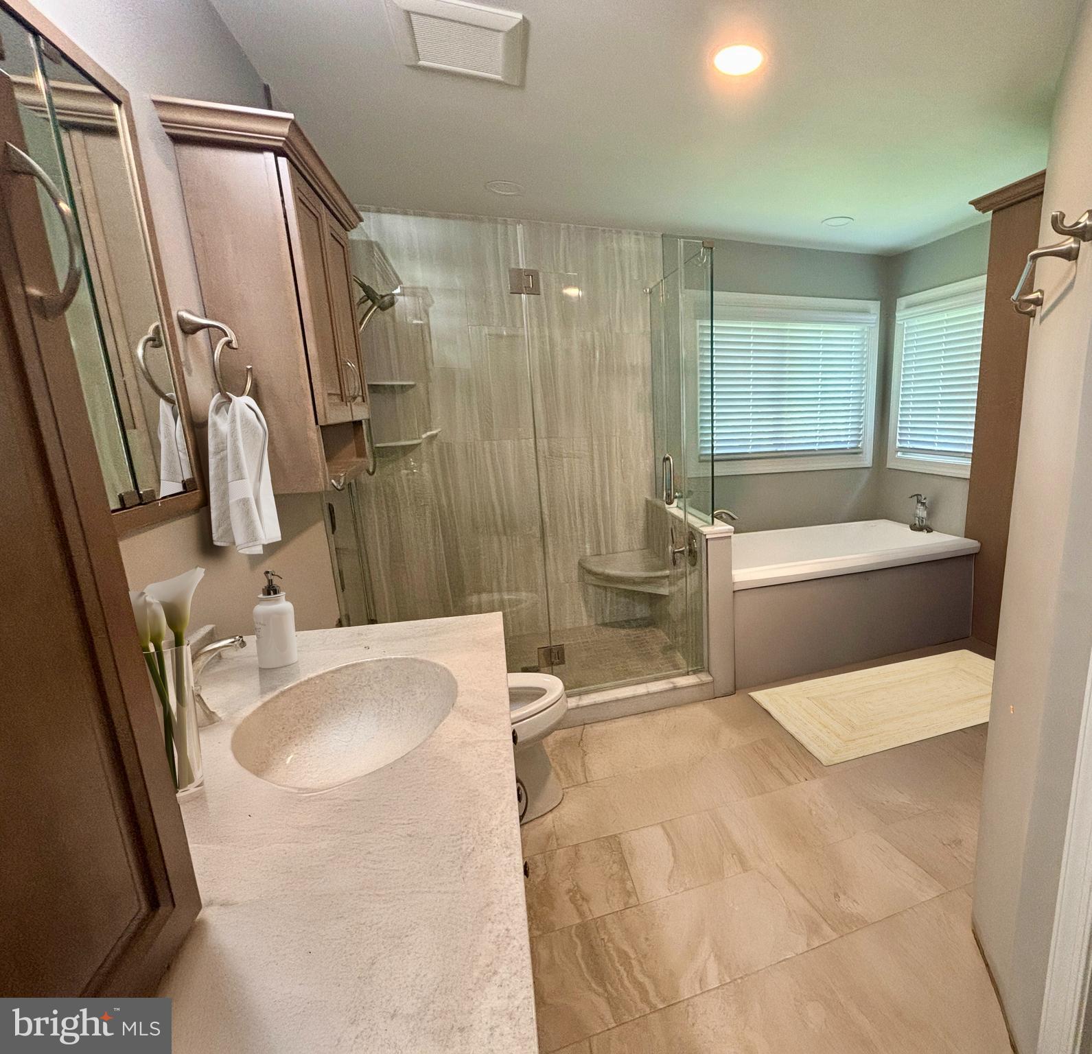 243 NORSAM DRIVE