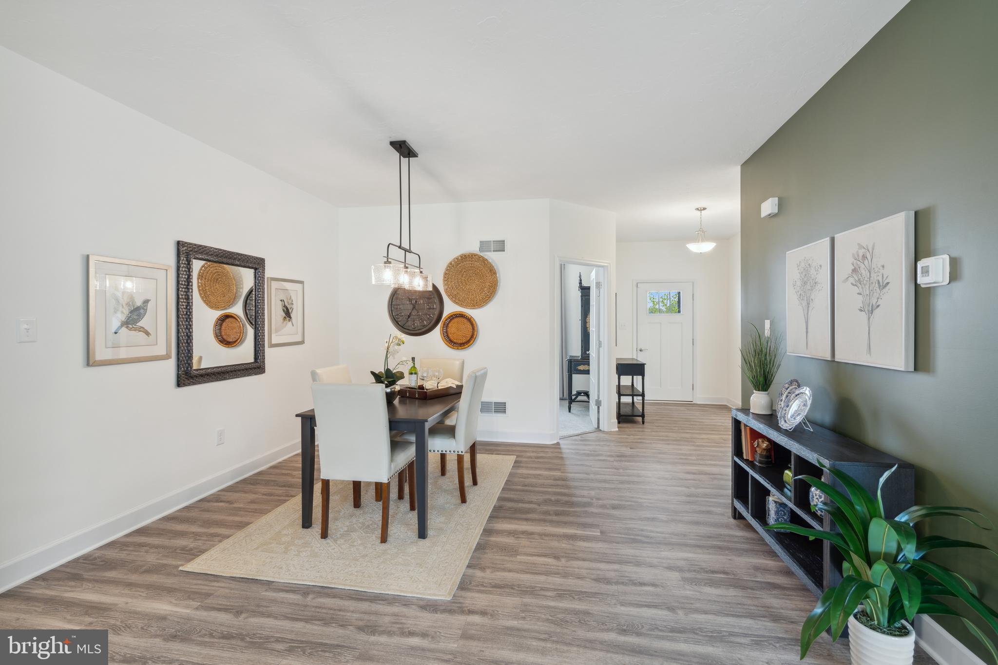 THORNBURY HUNT II - Residential