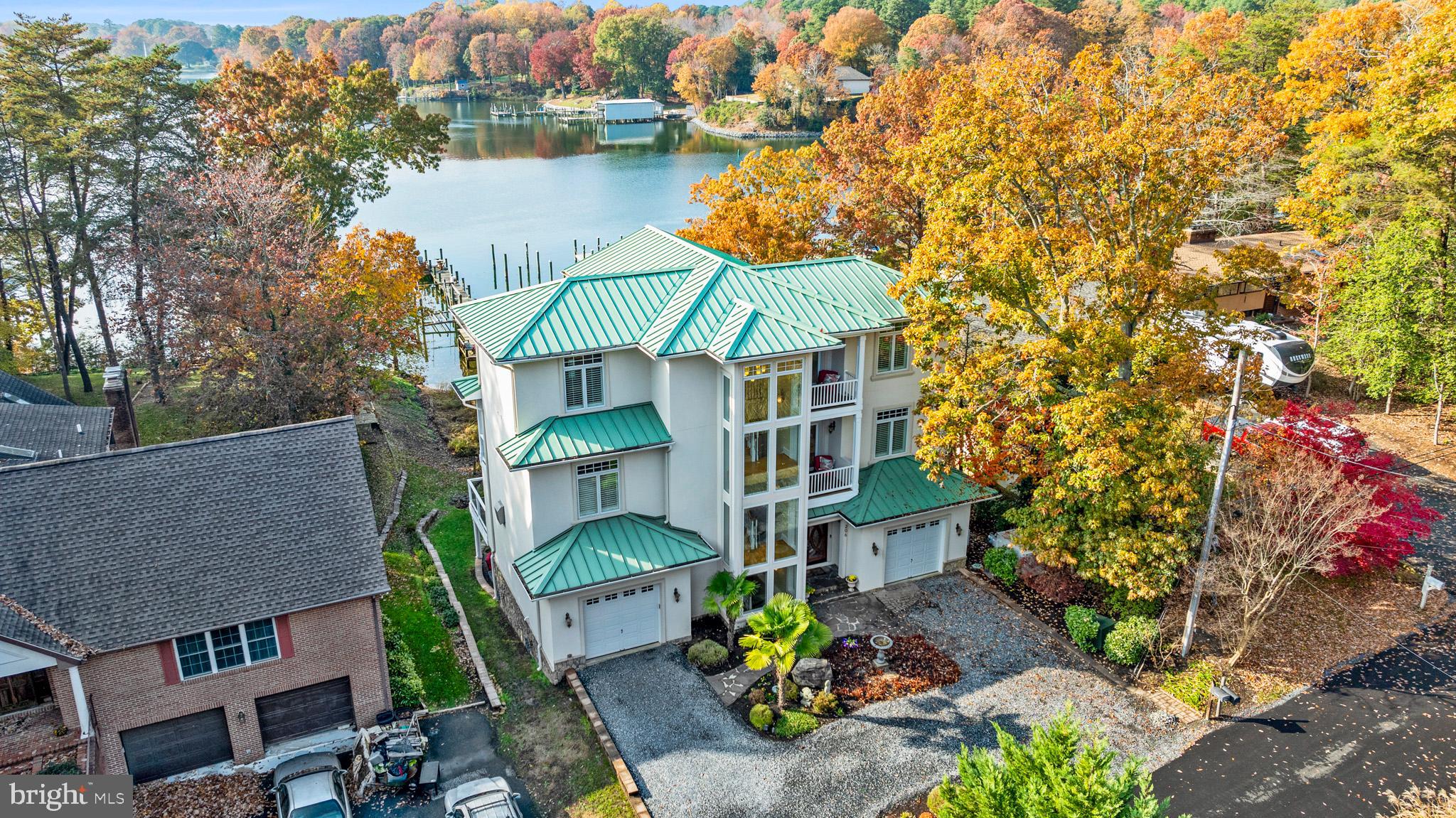 206 HARBOR DRIVE